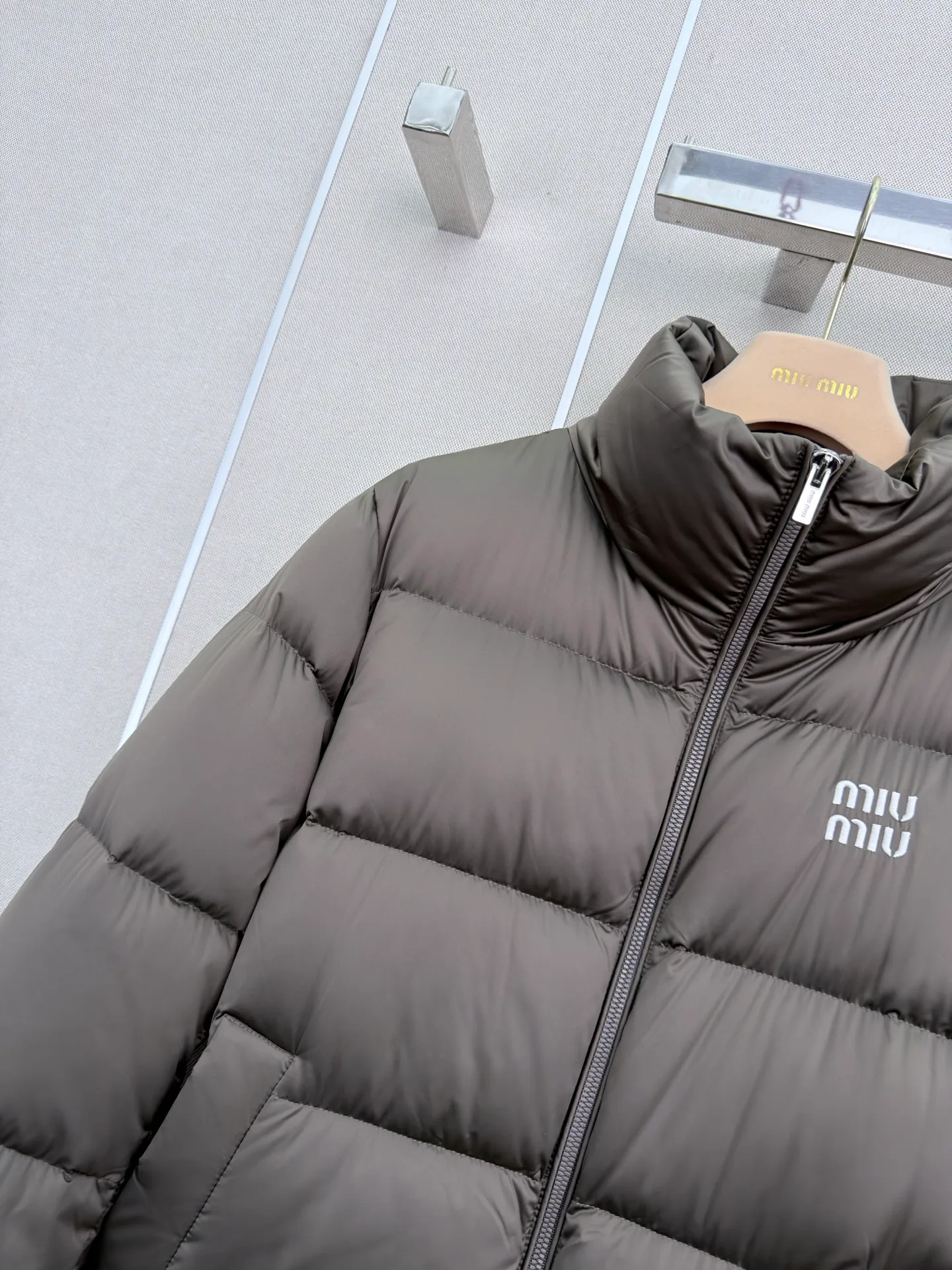 Куртки И Пуховики Женские Miu Miu 19555743