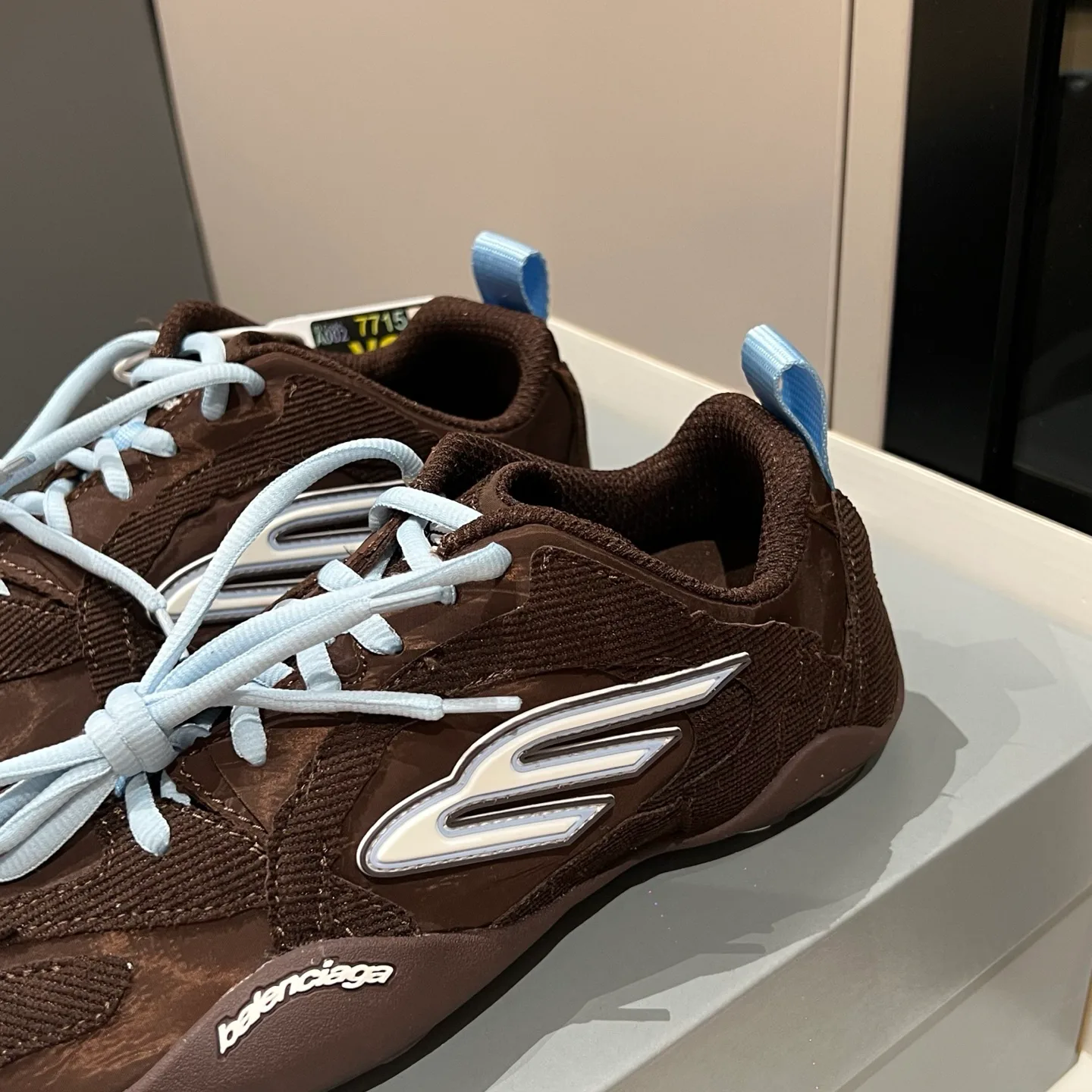 Кроссовки Женские Balenciaga 12948699