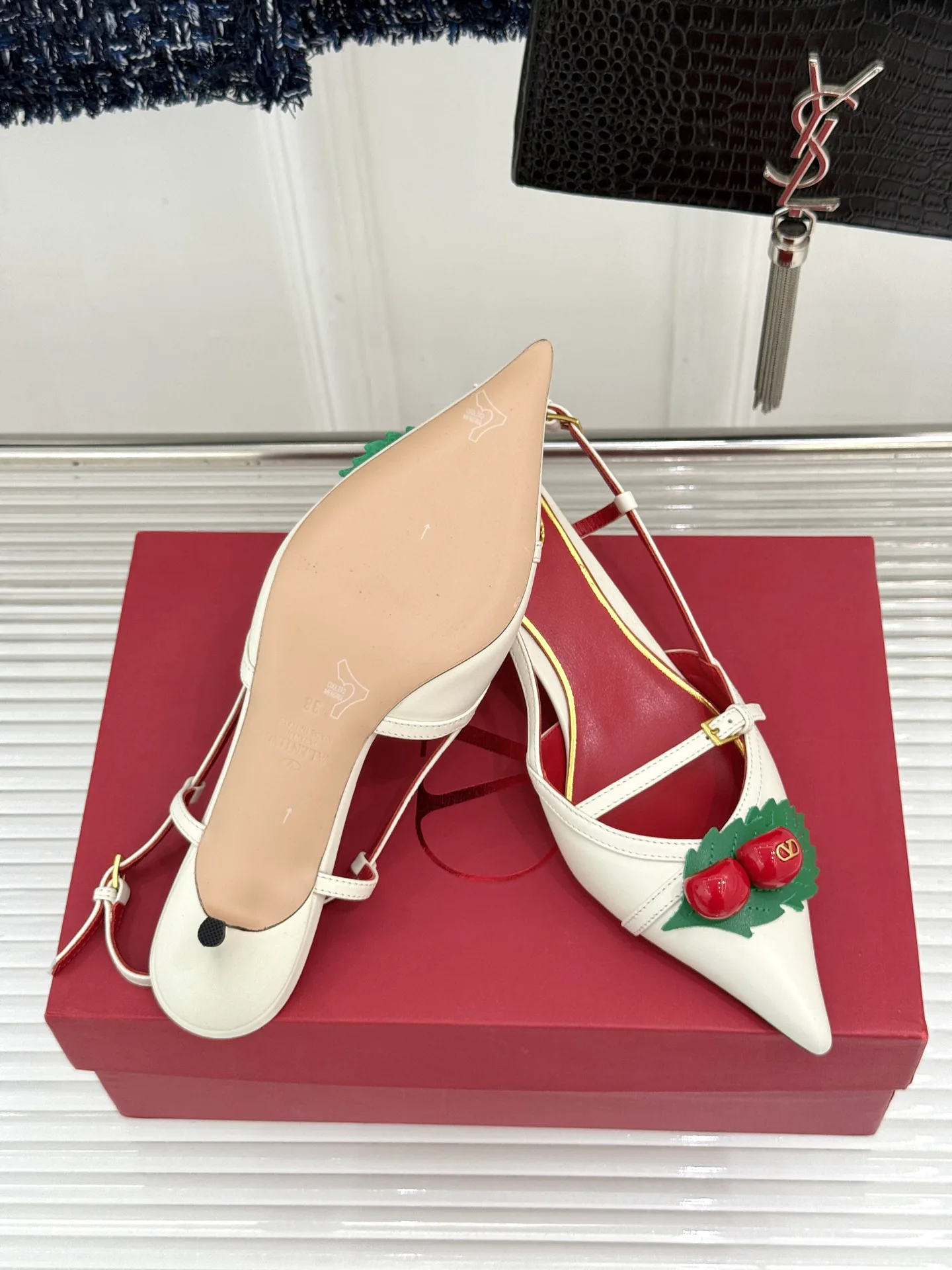 Босоножки Женские Valentino 16986236