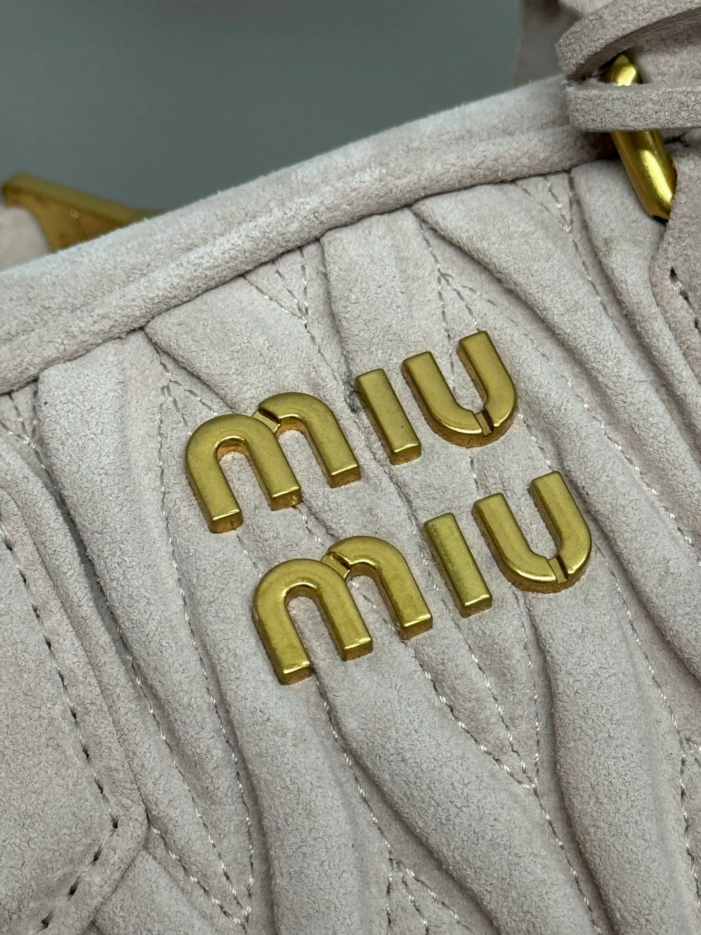 Классические Сумки Женские Miu Miu 17999177