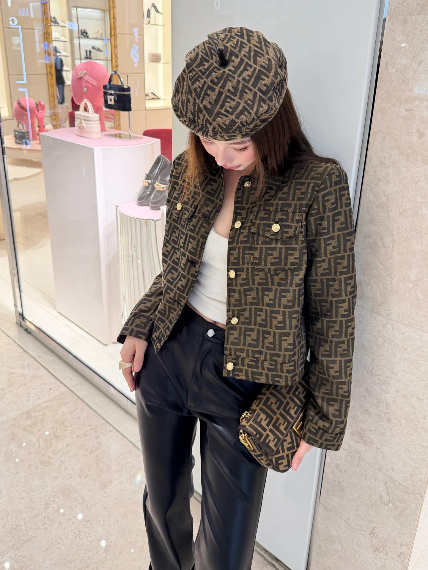 Куртки И Пуховики Женские Fendi 1556494