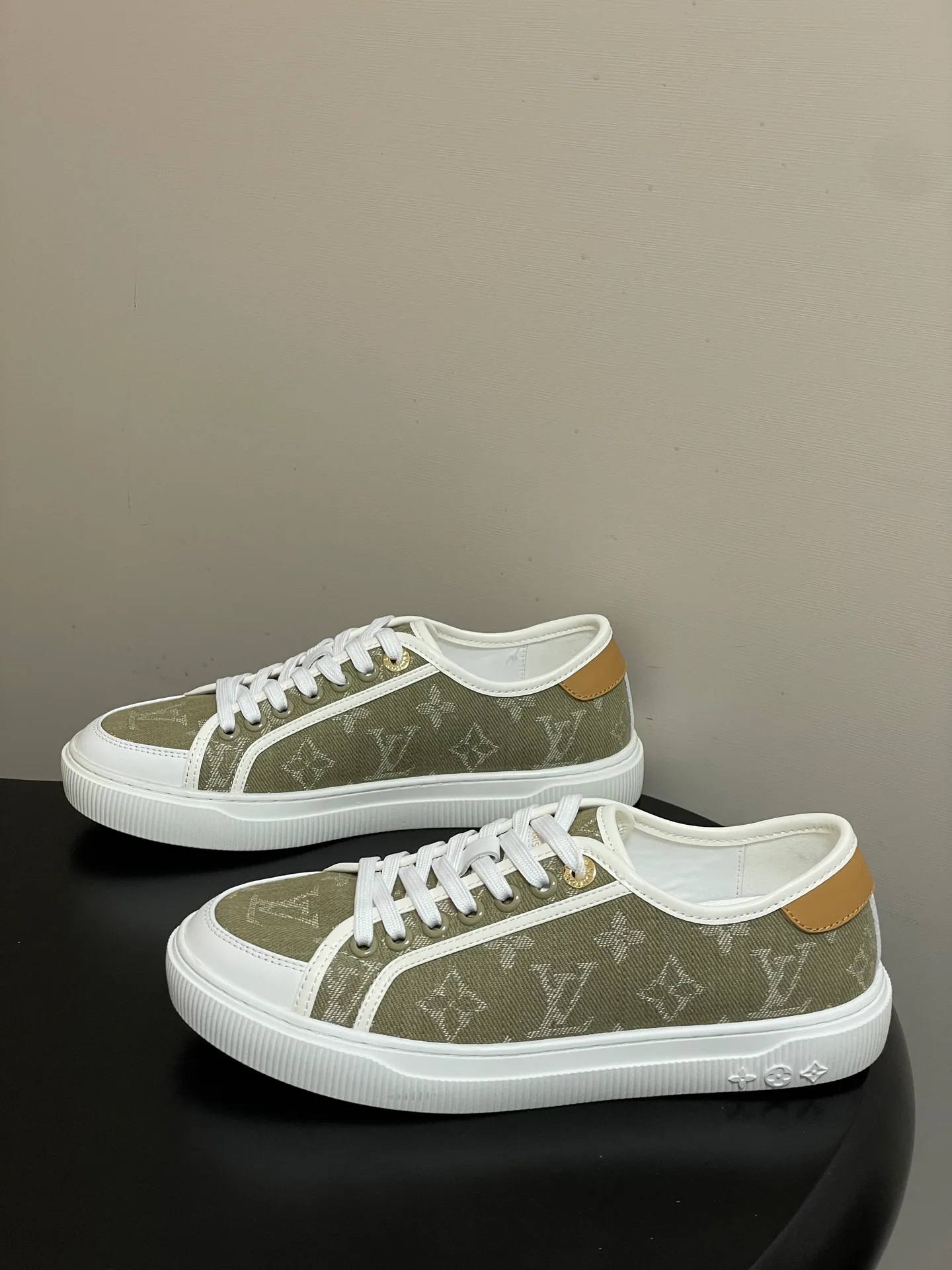 Кеды Женские Louis Vuitton 12958145