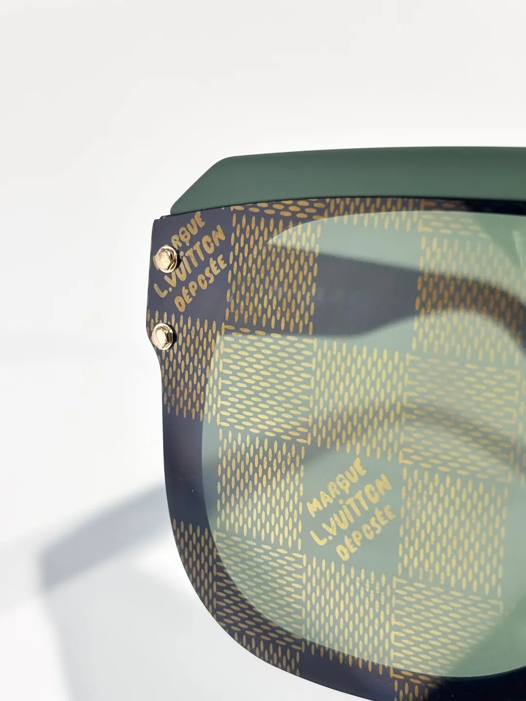 Очки Louis Vuitton 18196736