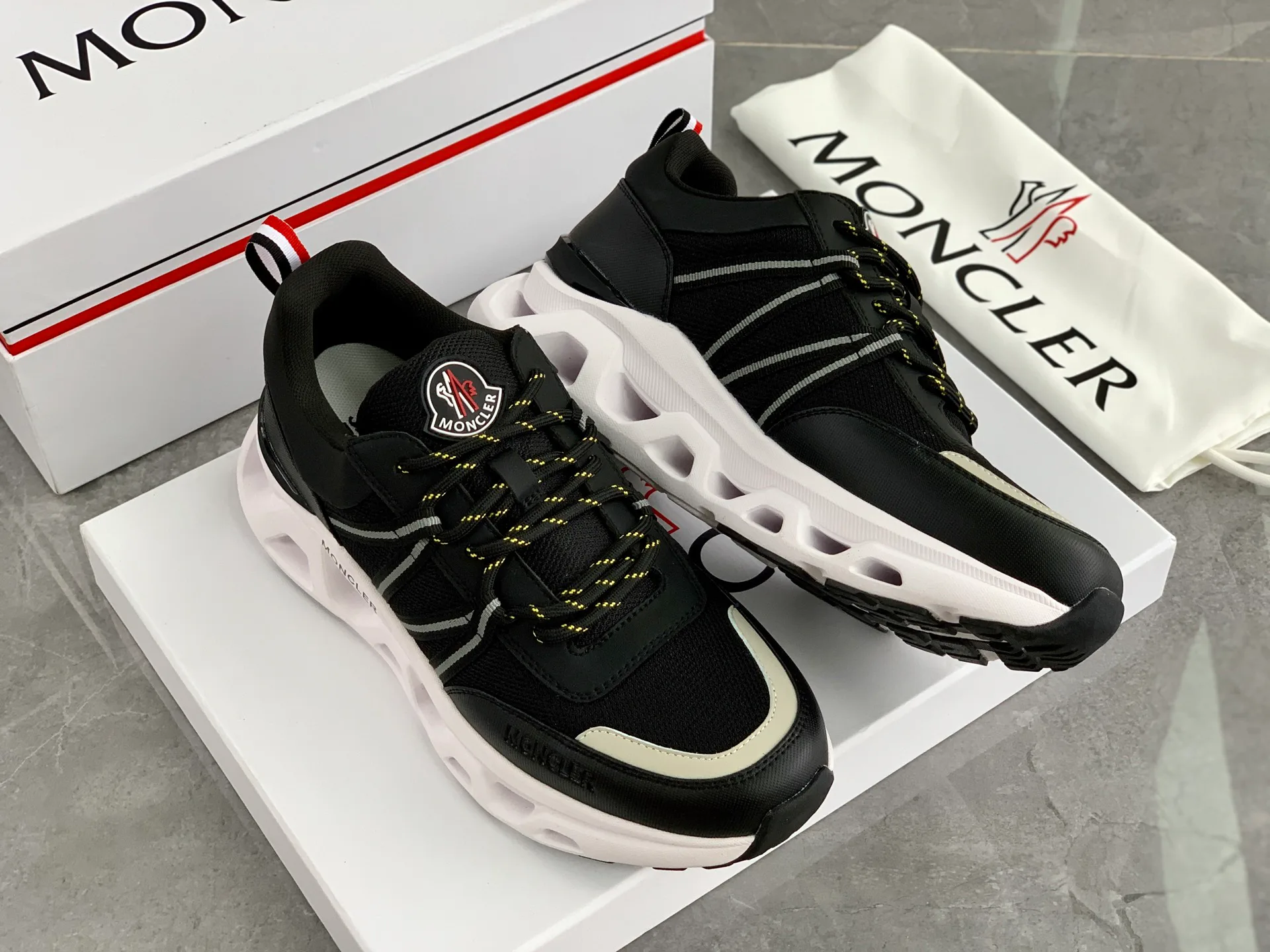 Кроссовки Женские Moncler 230468