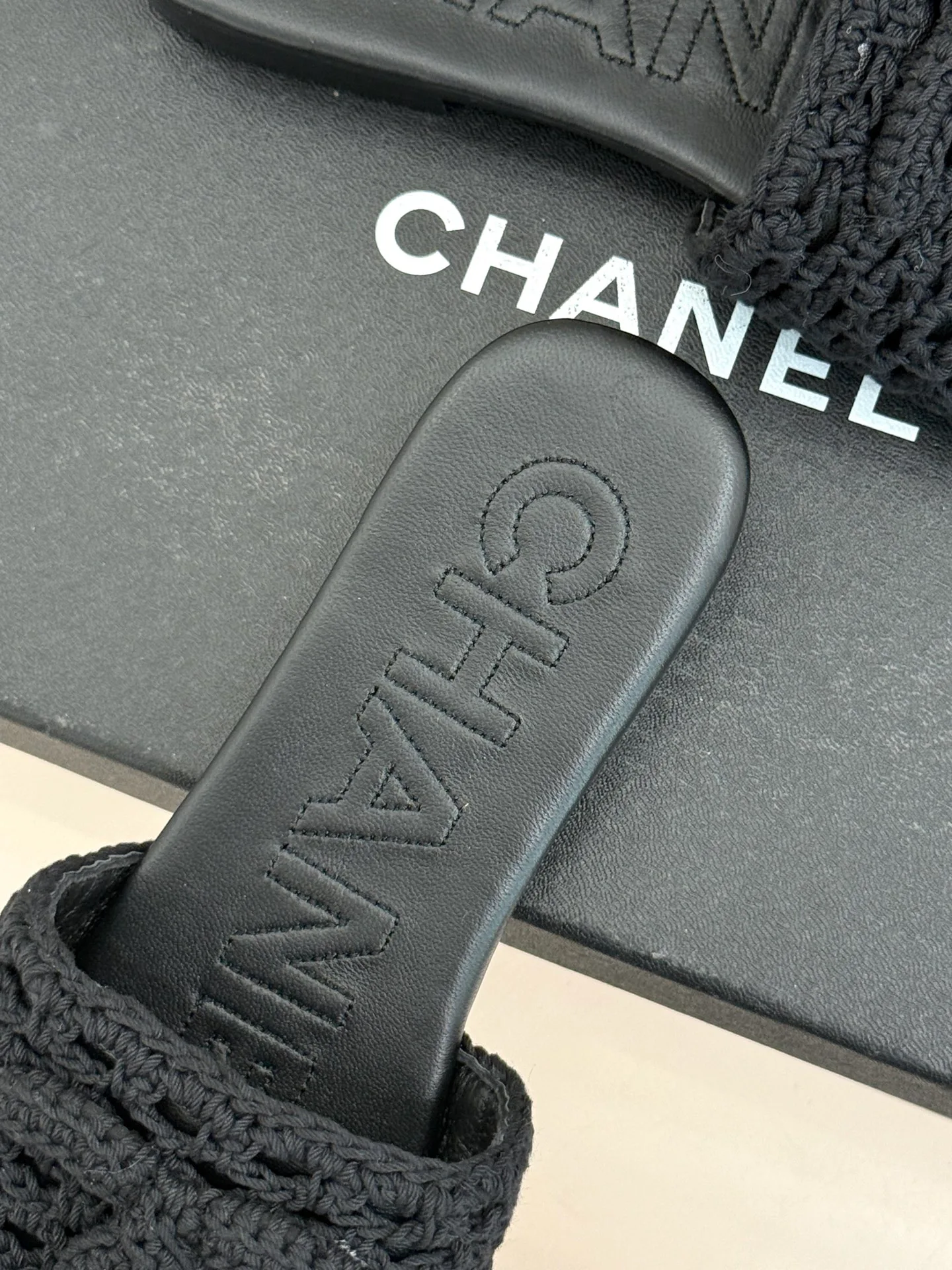 Шлепанцы Женские Chanel 11485811