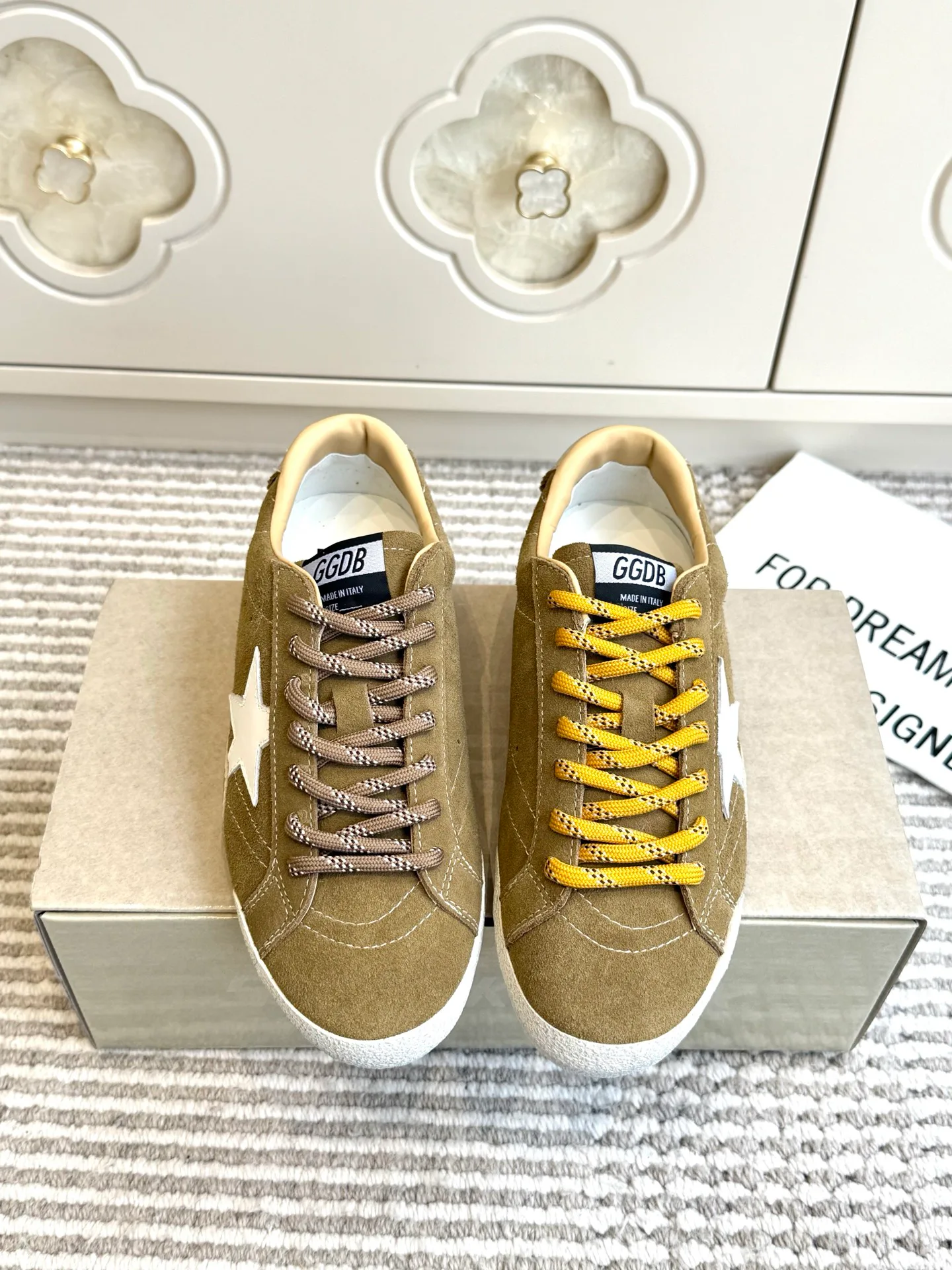 Кроссовки Женские Golden Goose 18360512