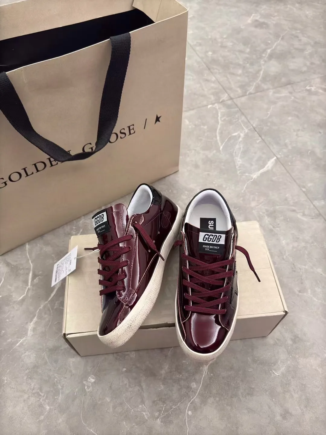 Кроссовки Женские Golden Goose 18265590
