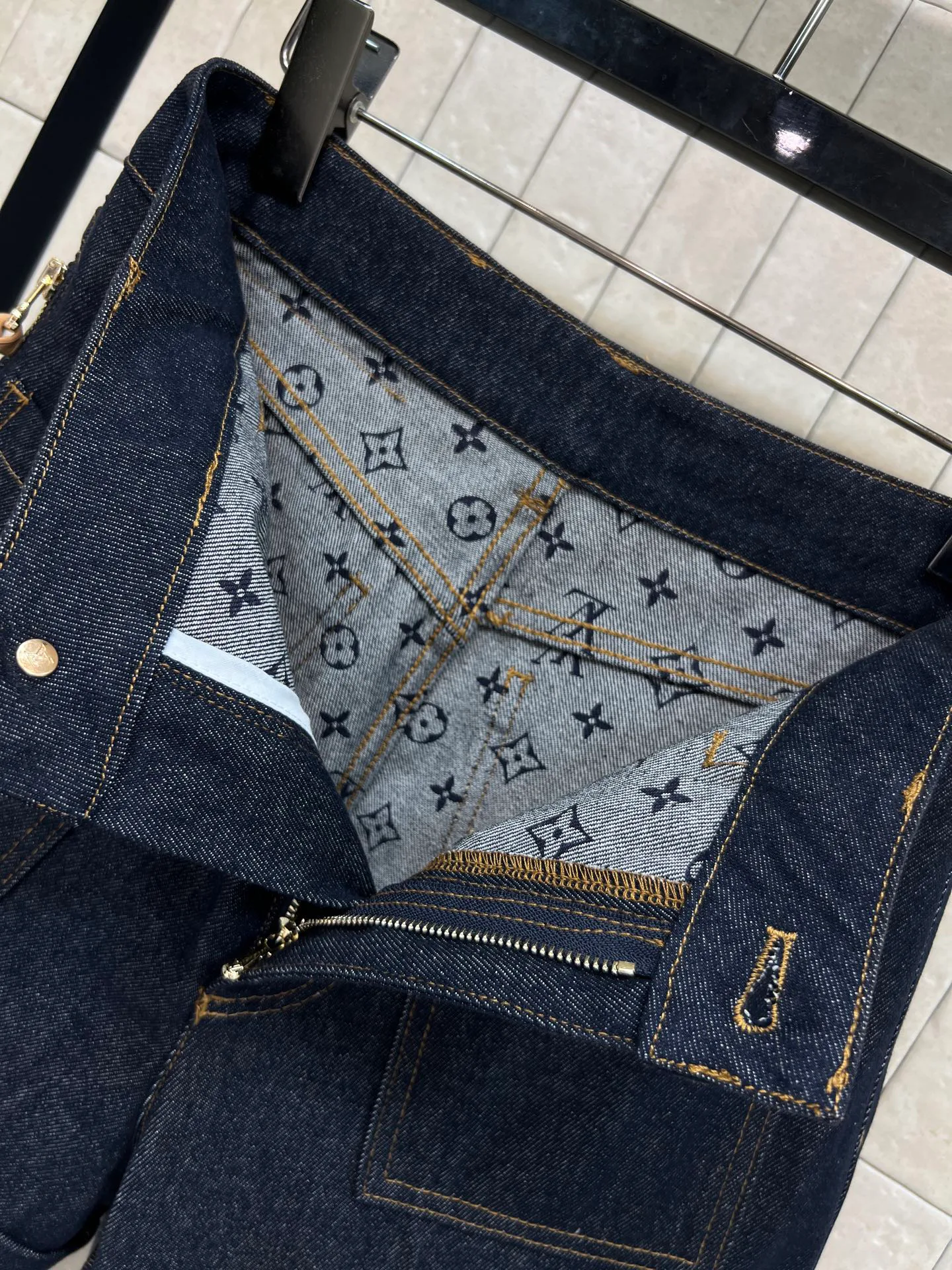 Шорты Женские Louis Vuitton 11612377