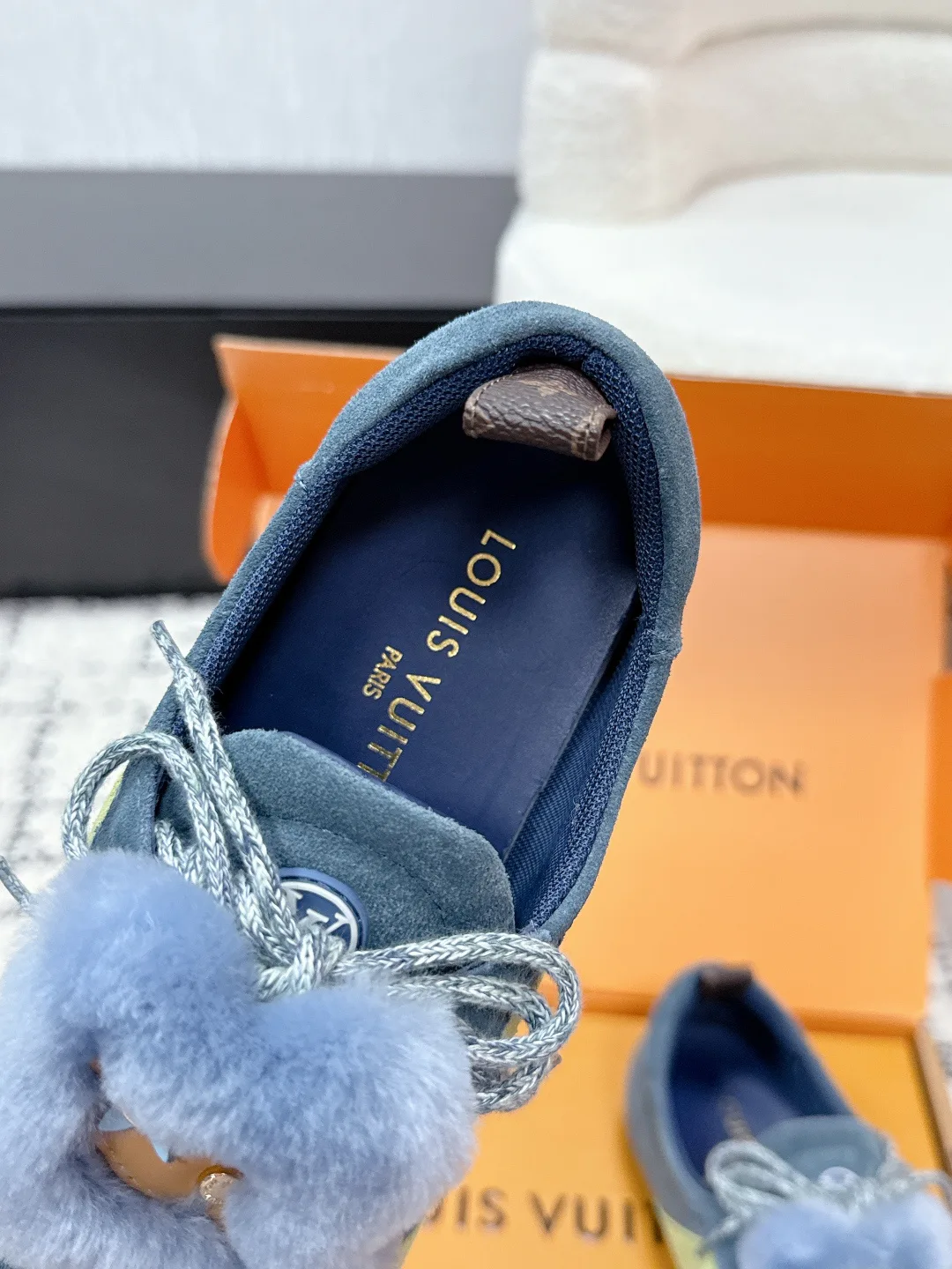 Кроссовки Женские Louis Vuitton 18409697