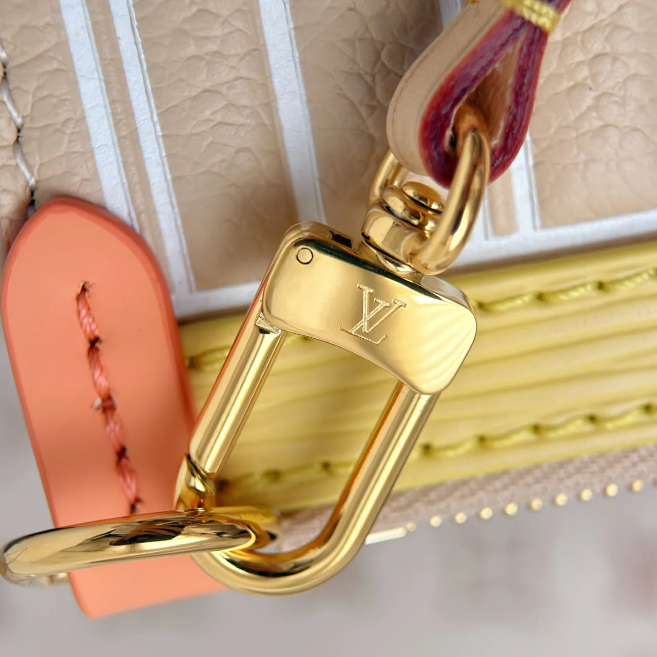 Классические Сумки Женские Louis Vuitton 17825444