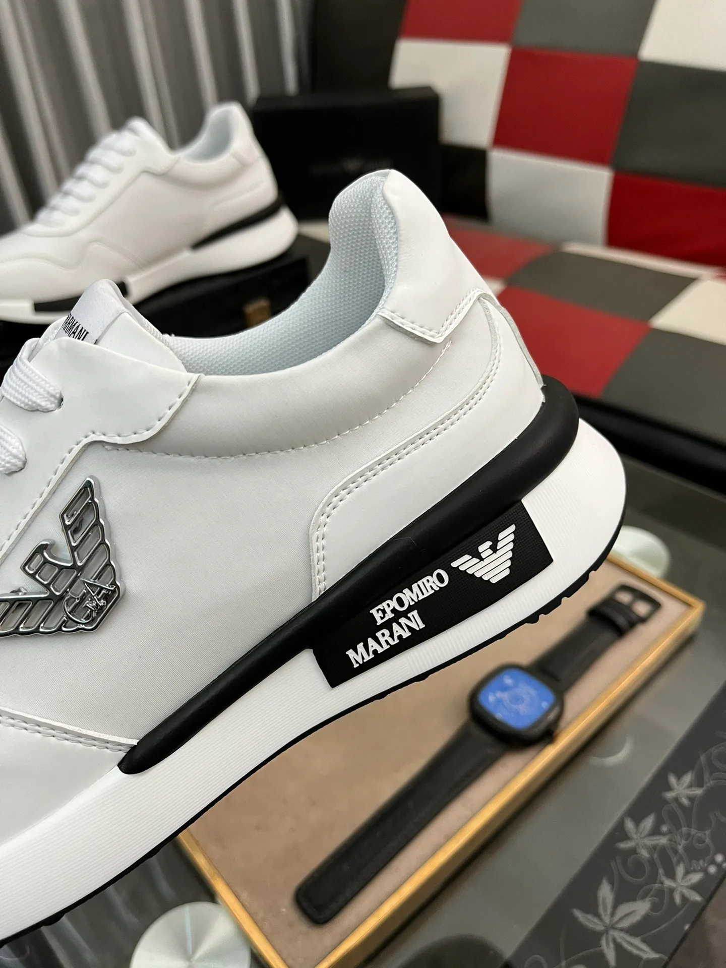 Кроссовки Женские Armani 588001