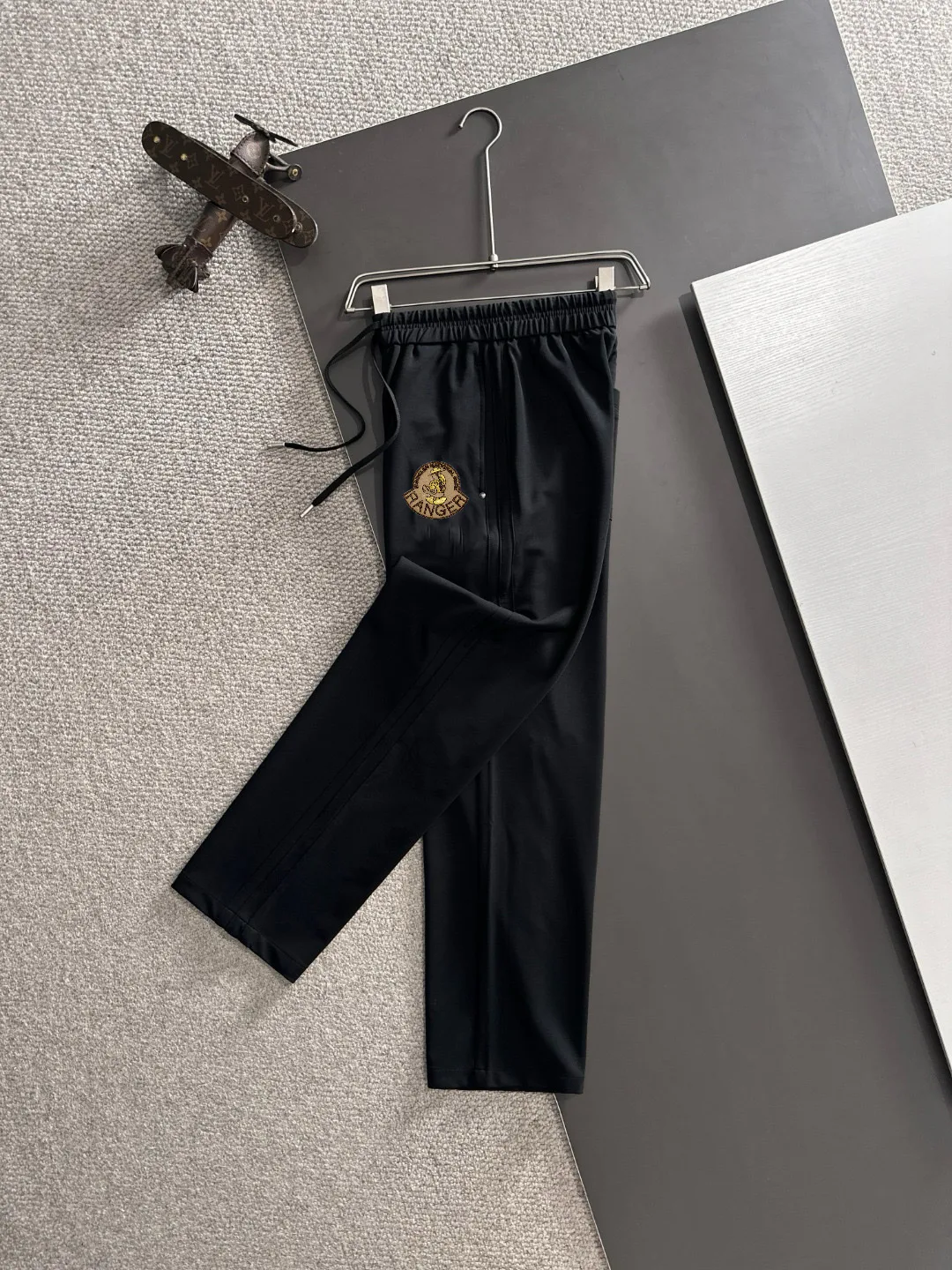 Брюки Мужские Moncler 11683943