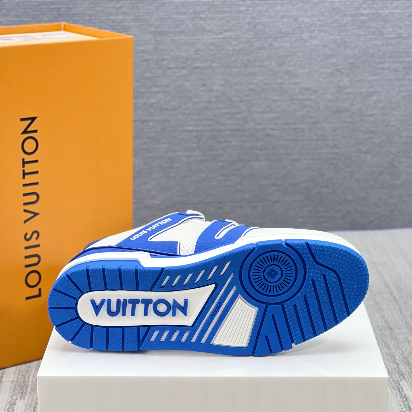 Кроссовки Мужские Louis Vuitton 1124284