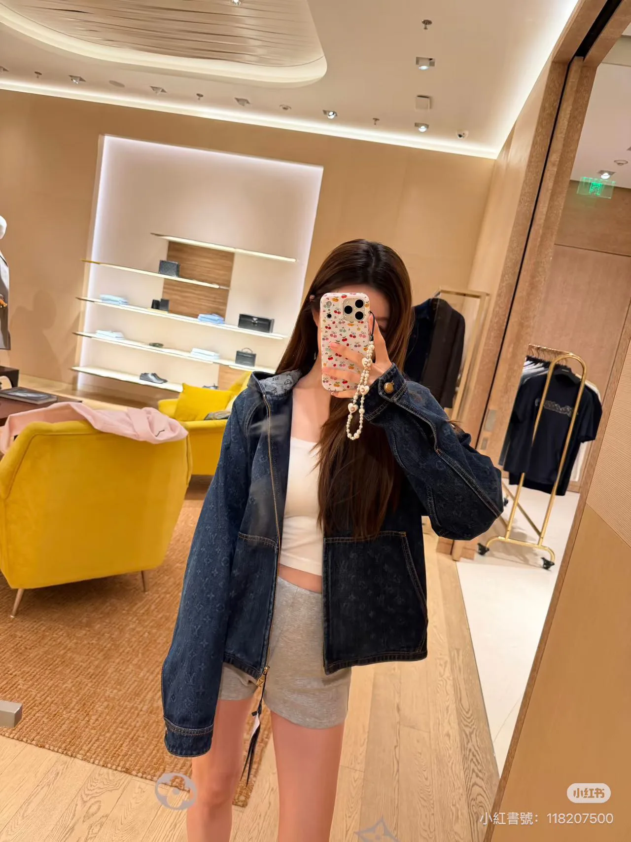 Куртки И Пуховики Женские Louis Vuitton 18348323