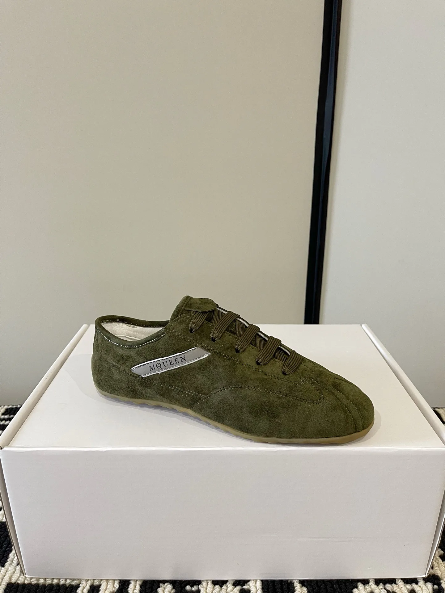 Кроссовки Женские Alexander Mcqueen 18386247