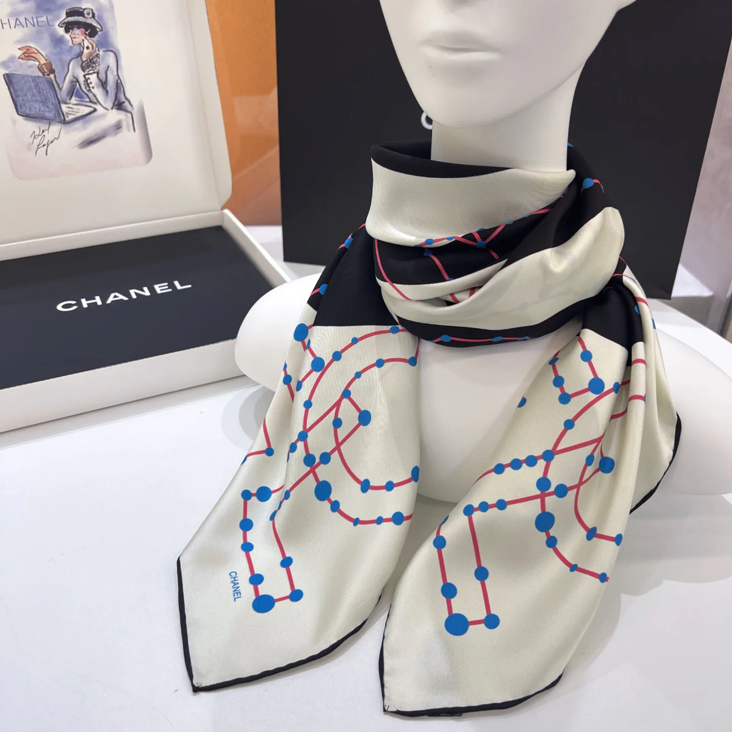 Платки Chanel 5021562