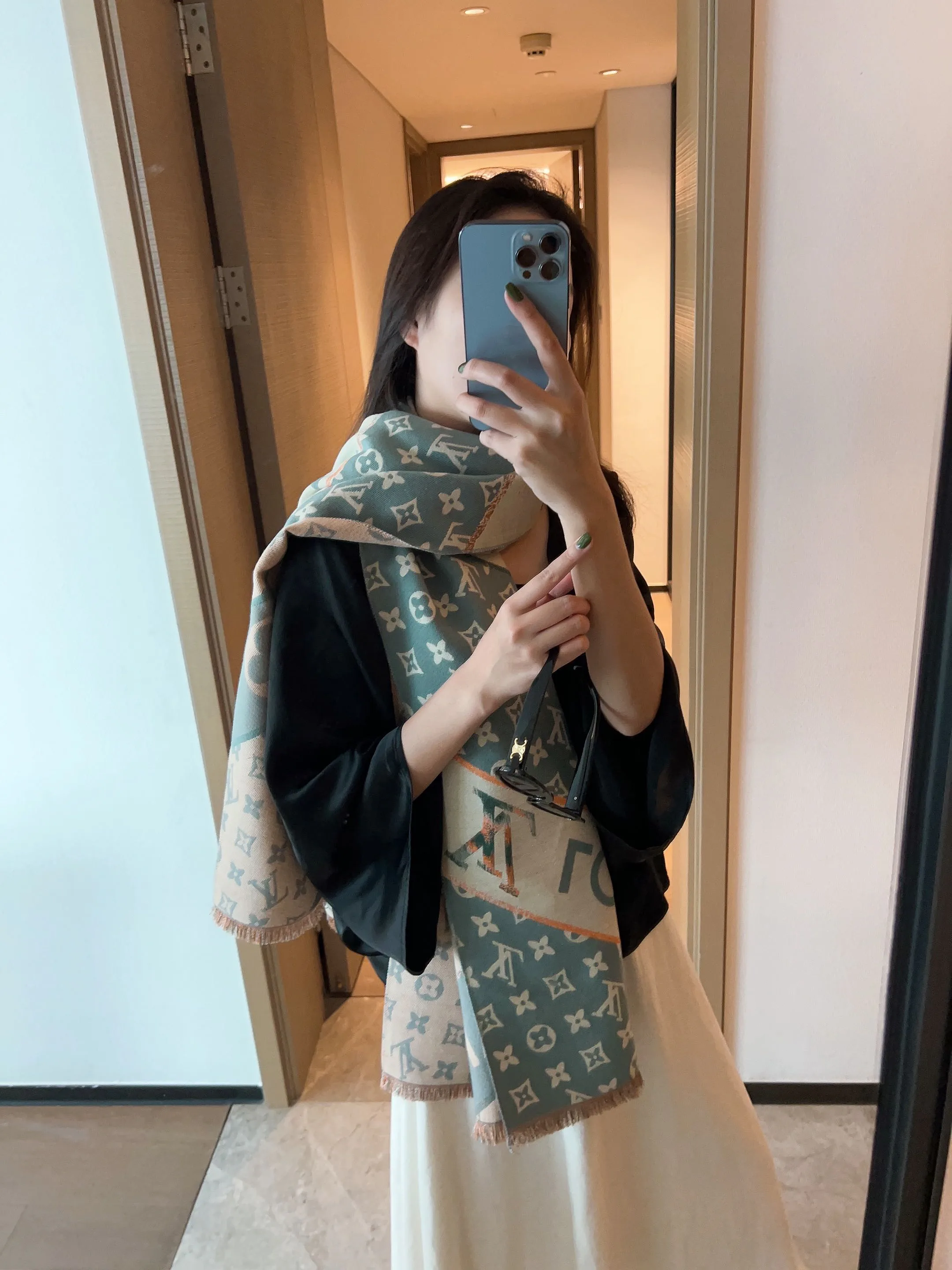 Шарфы Louis Vuitton 1973609