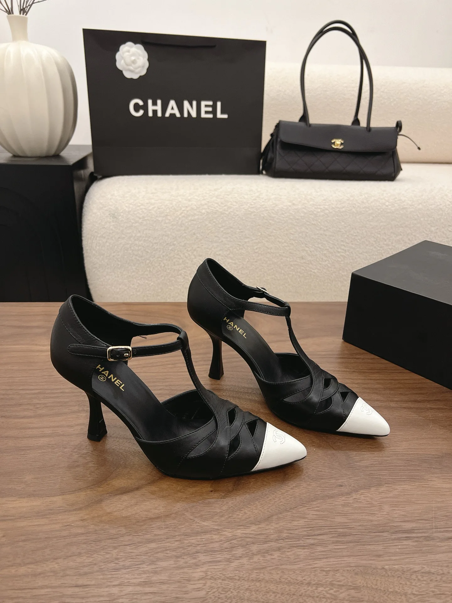 Туфли Женские Chanel 16931511