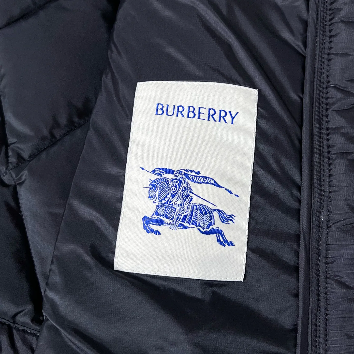 Жилеты Женские Burberry 18728600