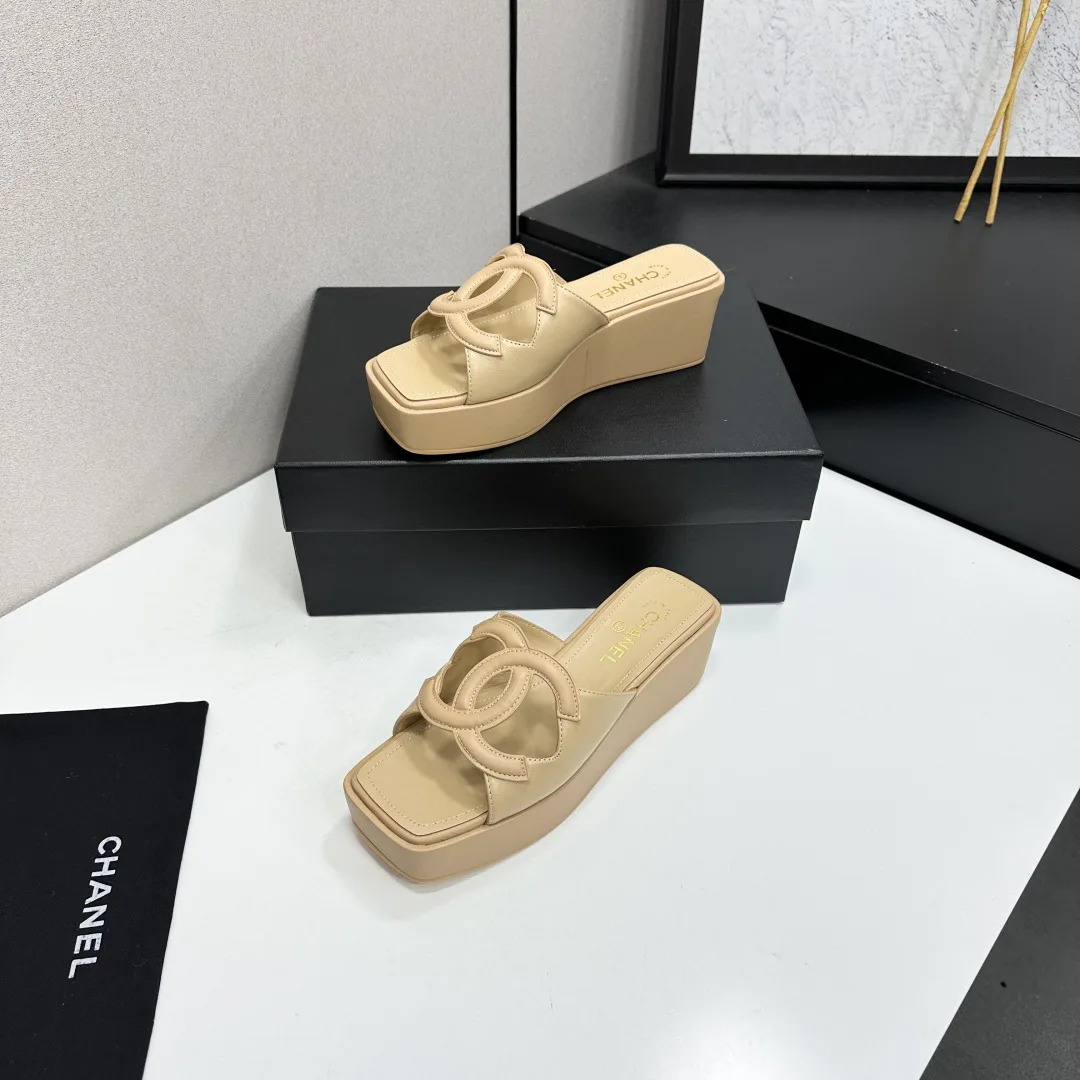 Босоножки Женские Chanel 18083861