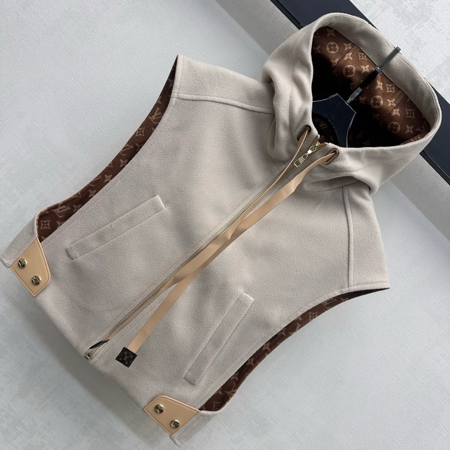 Жилеты Женские Louis Vuitton 18631431