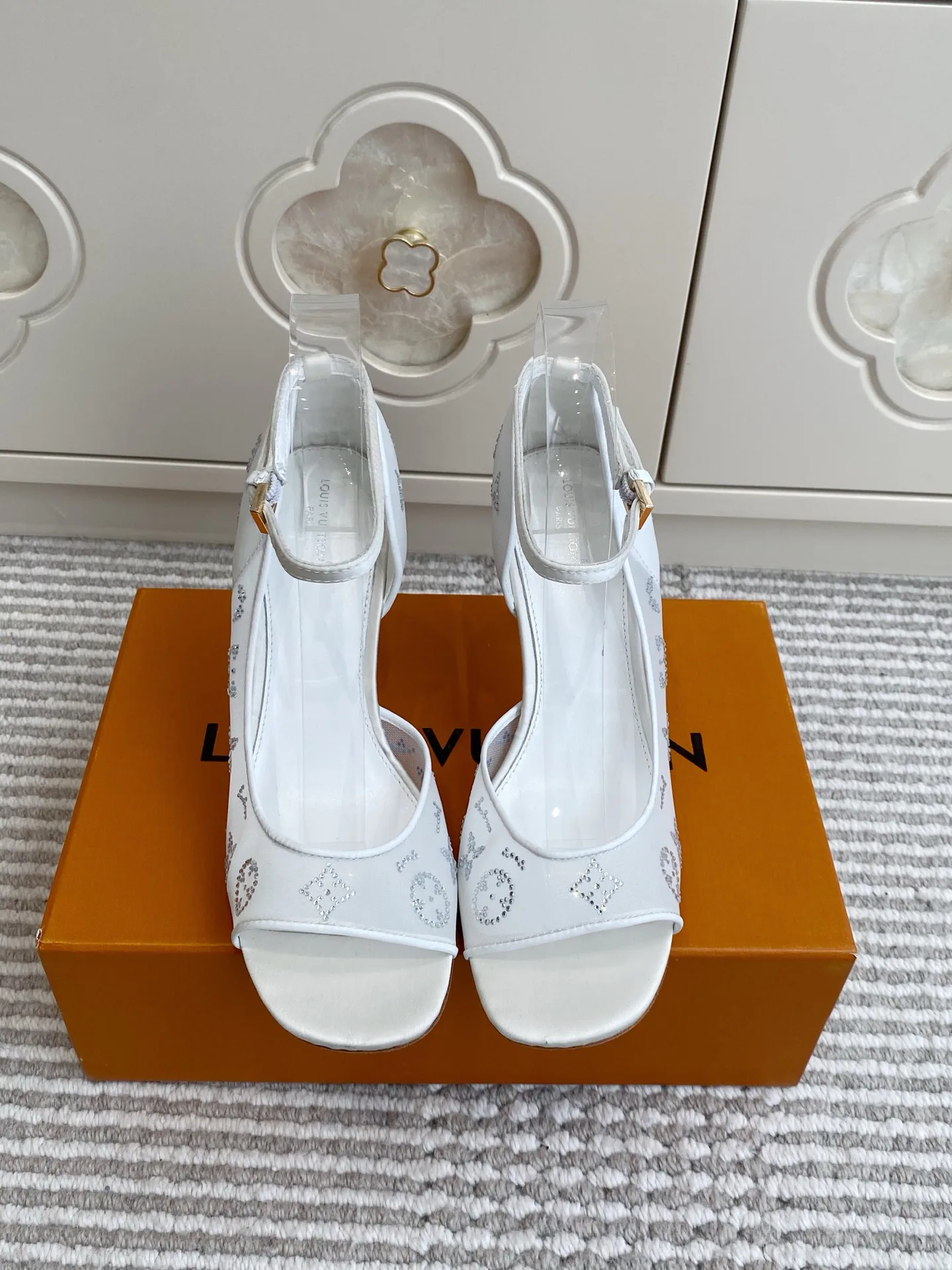 Босоножки Женские Louis Vuitton 13185471