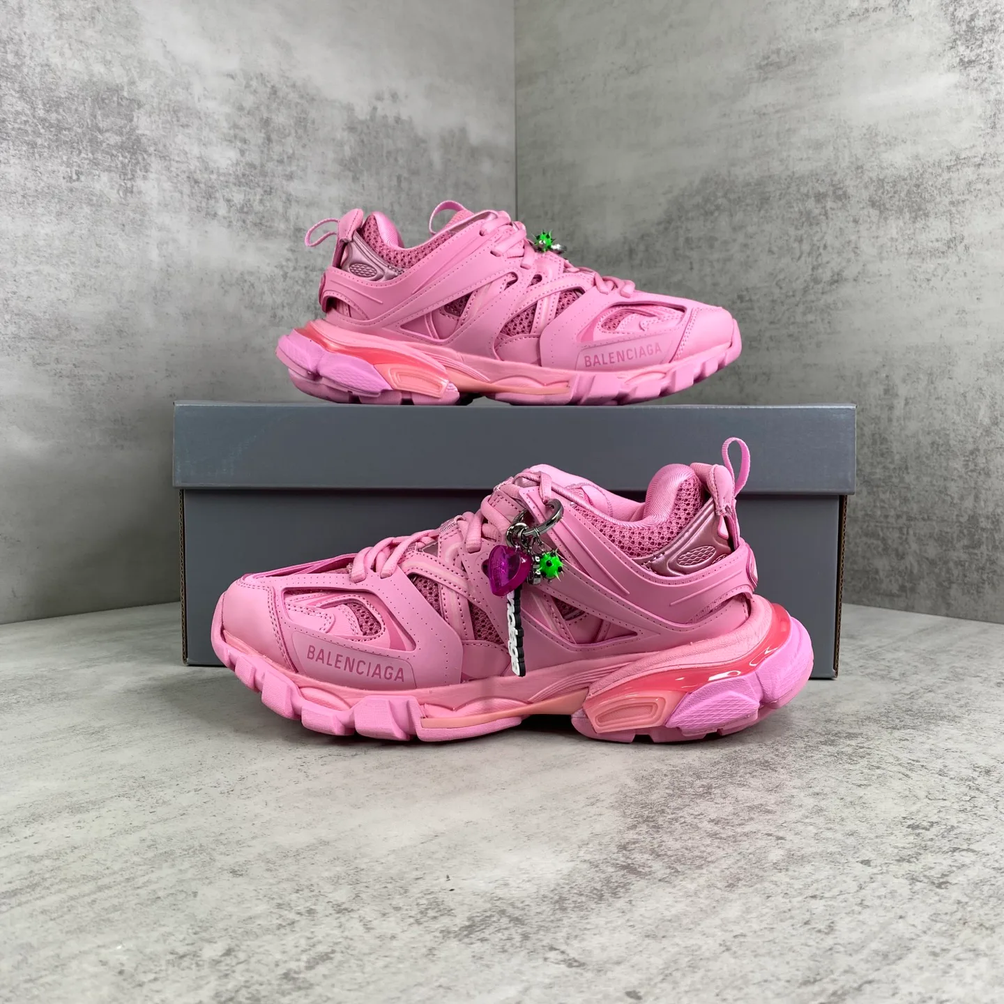 Кроссовки Женские Balenciaga 18743877