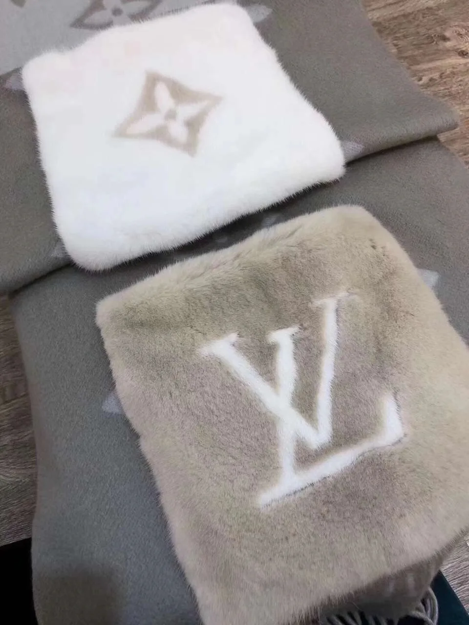 Шарфы Louis Vuitton 1065905