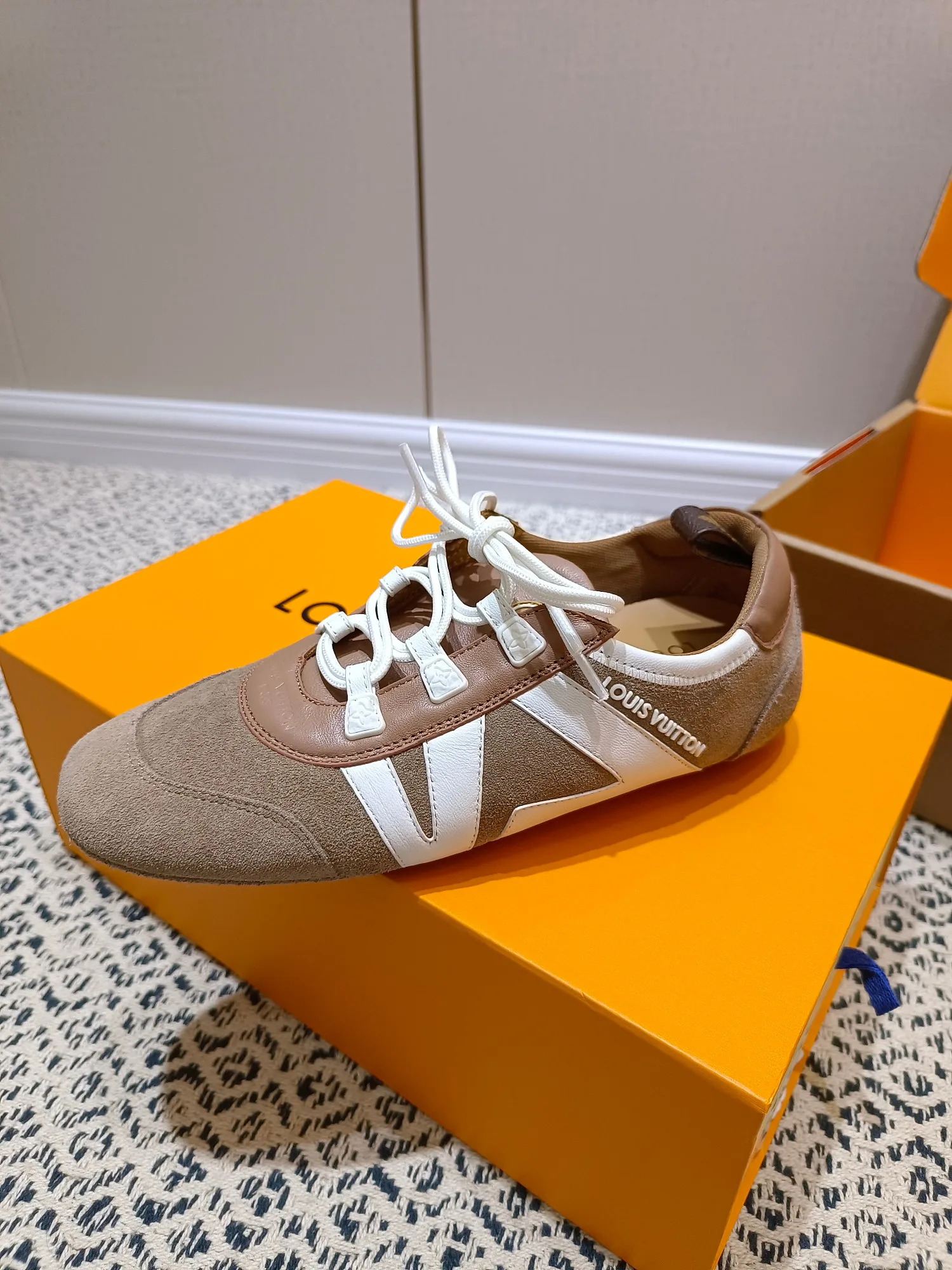 Кроссовки Женские Louis Vuitton 188372
