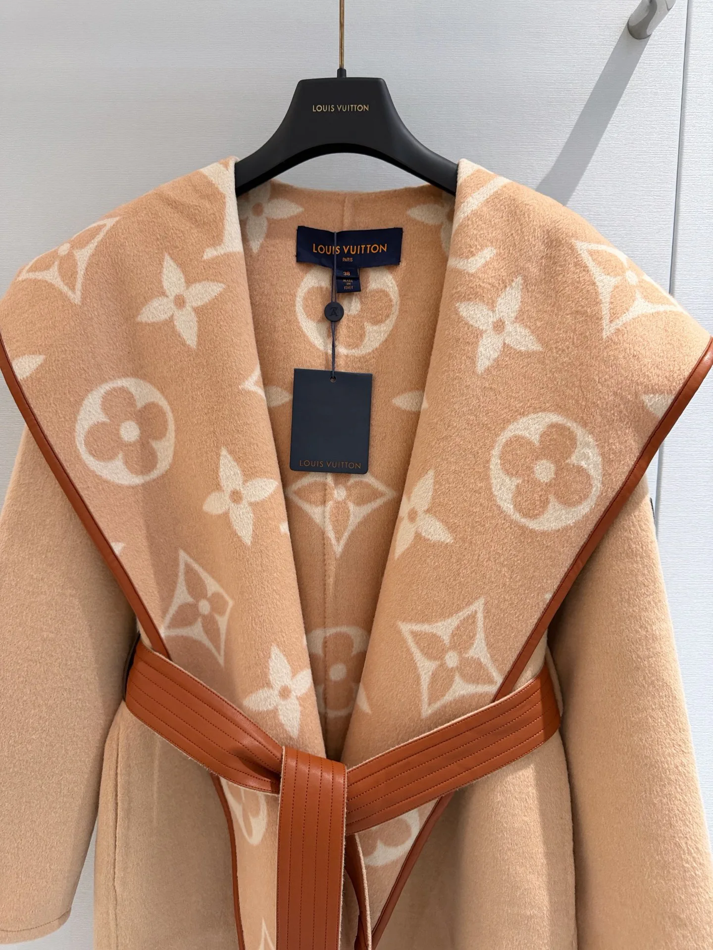 Пальто Женские Louis Vuitton 19063211