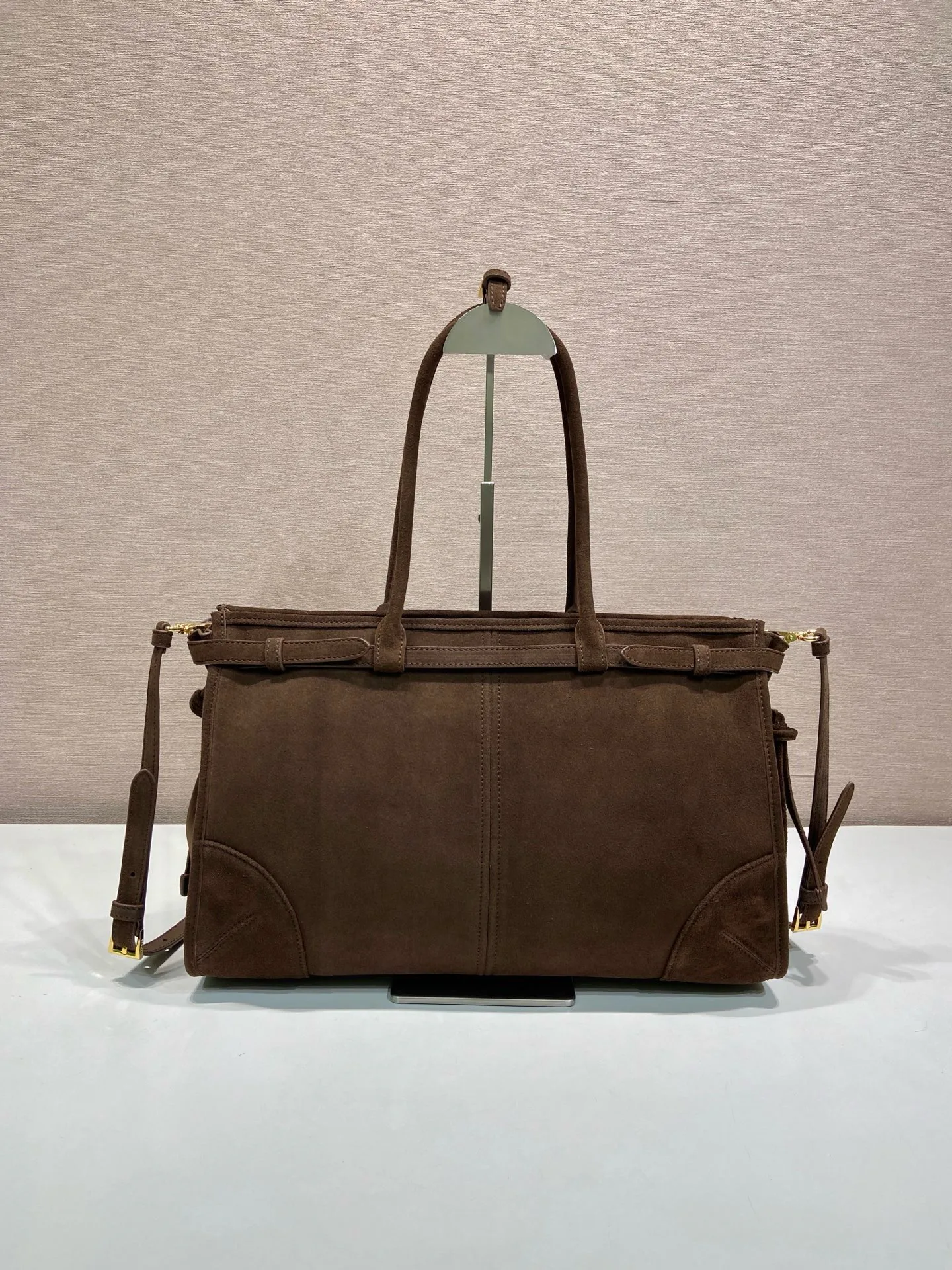 Классические Сумки Женские Prada 18237654