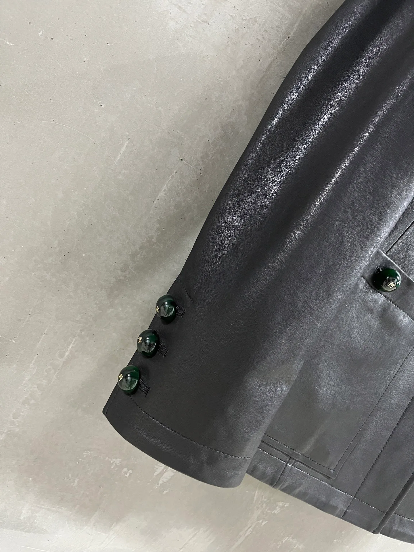 Кожаные Куртки И Дублёнки Женские Chanel 17820484