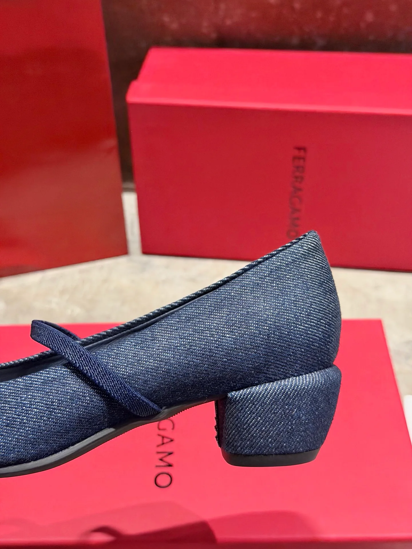 Туфли Женские Salvatore Ferragamo 17642552