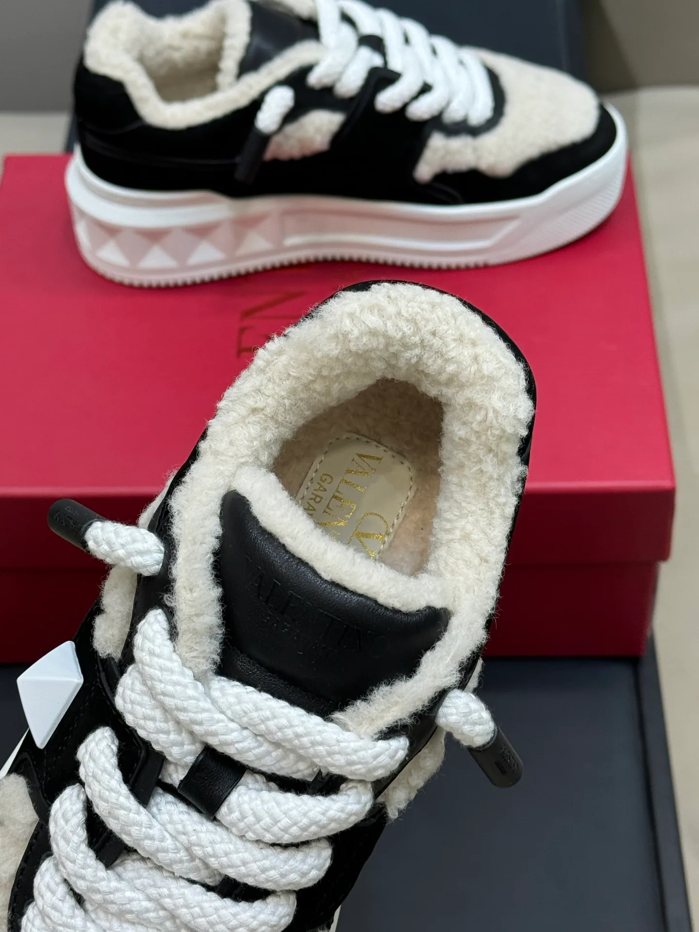 Кроссовки Женские Valentino 620220