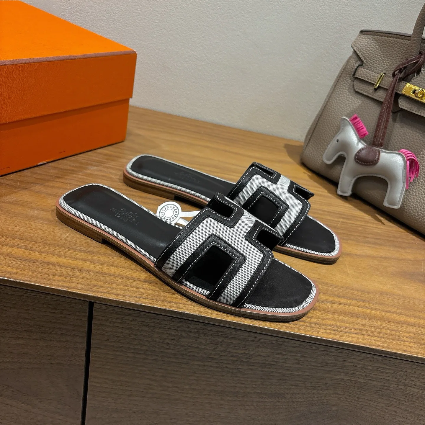 Шлепанцы Женские Hermes 873857