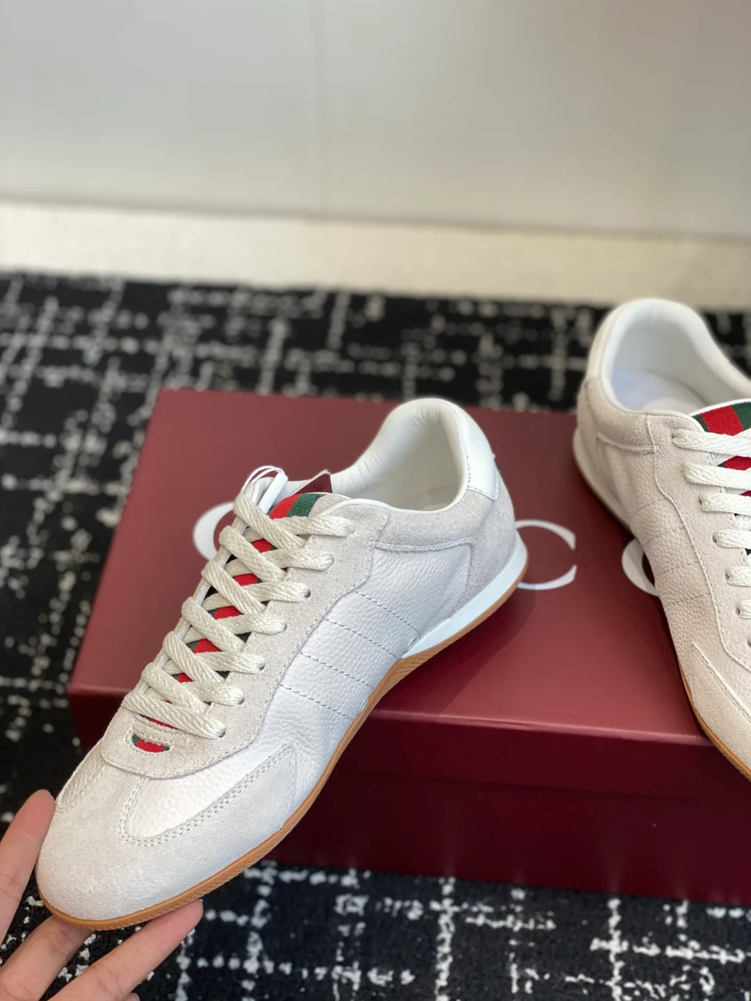 Кроссовки Женские Gucci 11373269