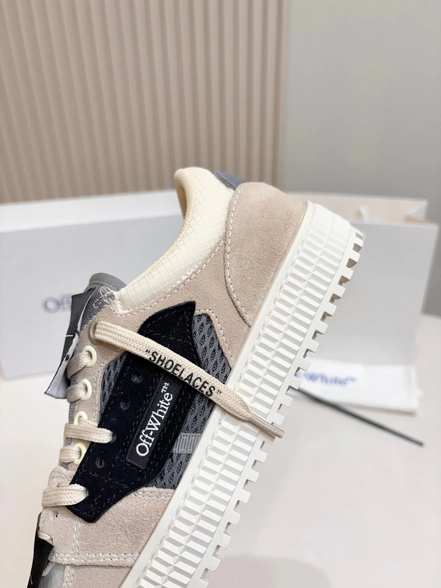 Кроссовки Женские Off-White 18103207