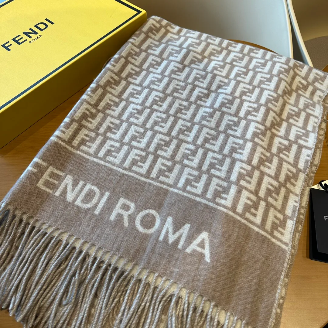 Шарфы Fendi 1813583