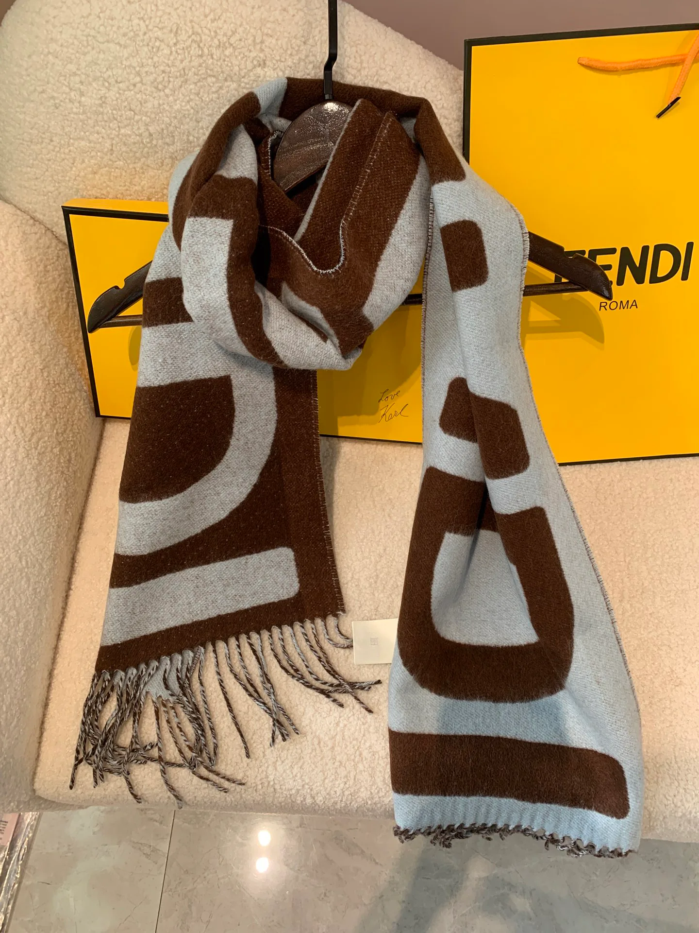 Шарфы Fendi 1437075