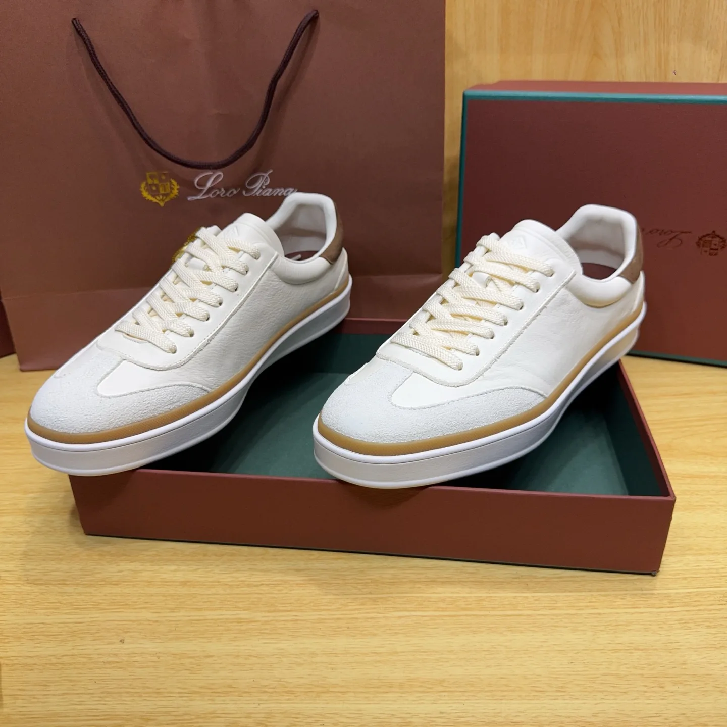 Кроссовки Женские Loro Piana 18263646