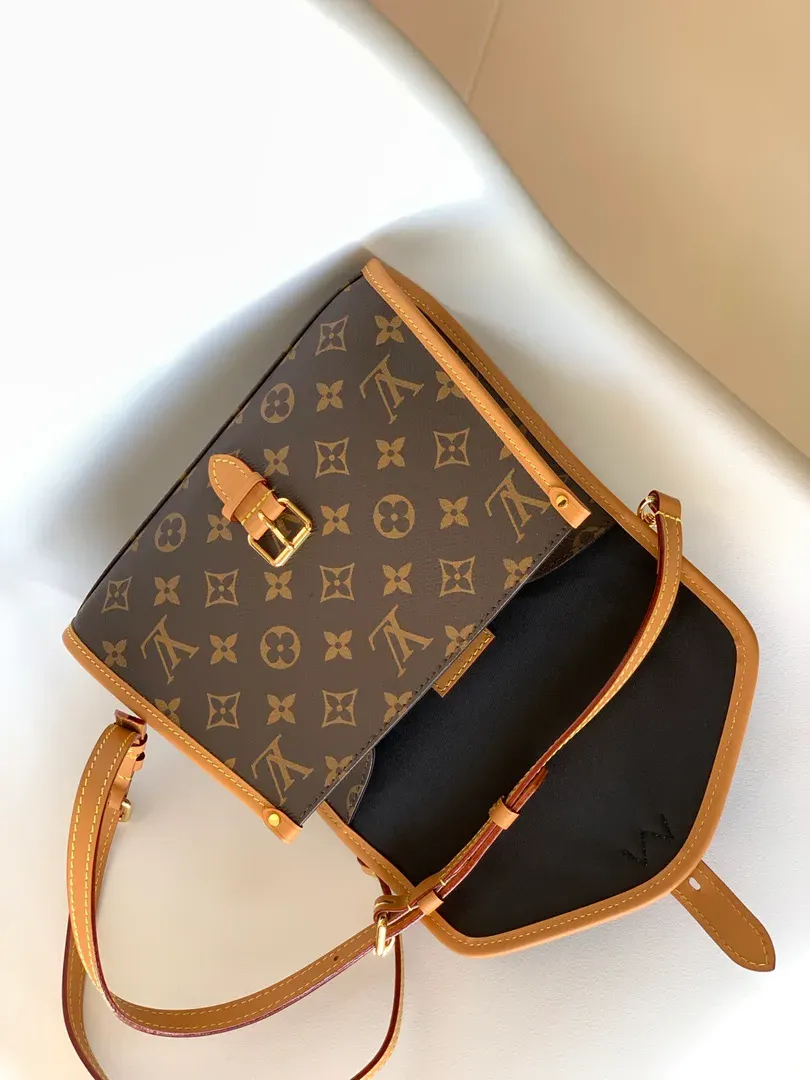 Сумки На Ремне Женские Louis Vuitton 1253939