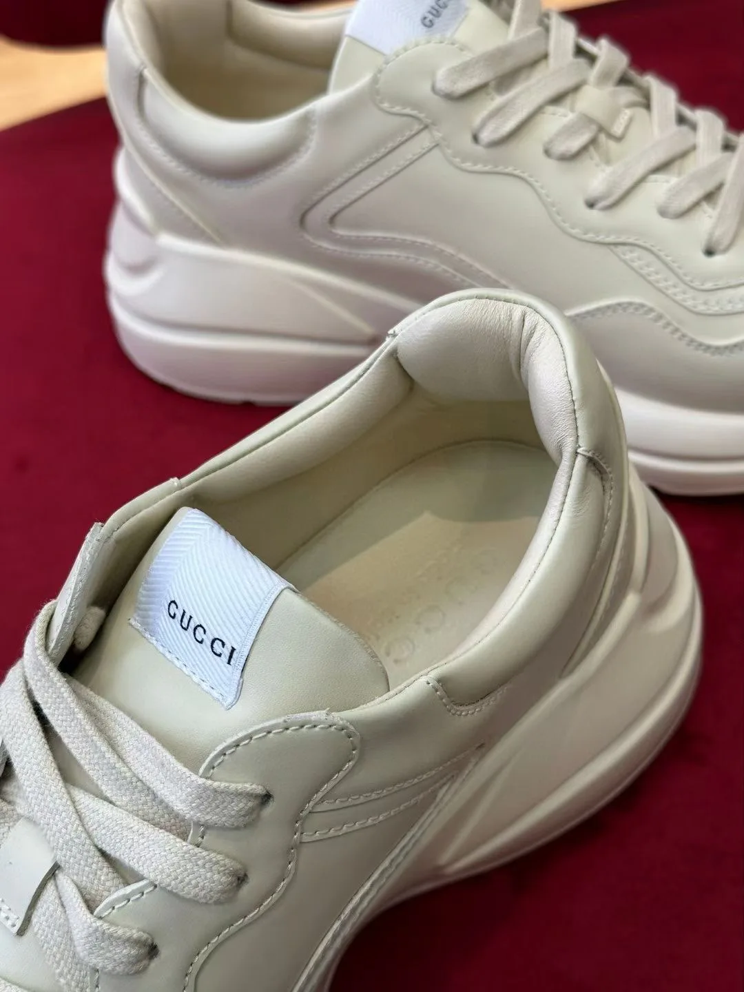 Кроссовки Женские Gucci 5120047