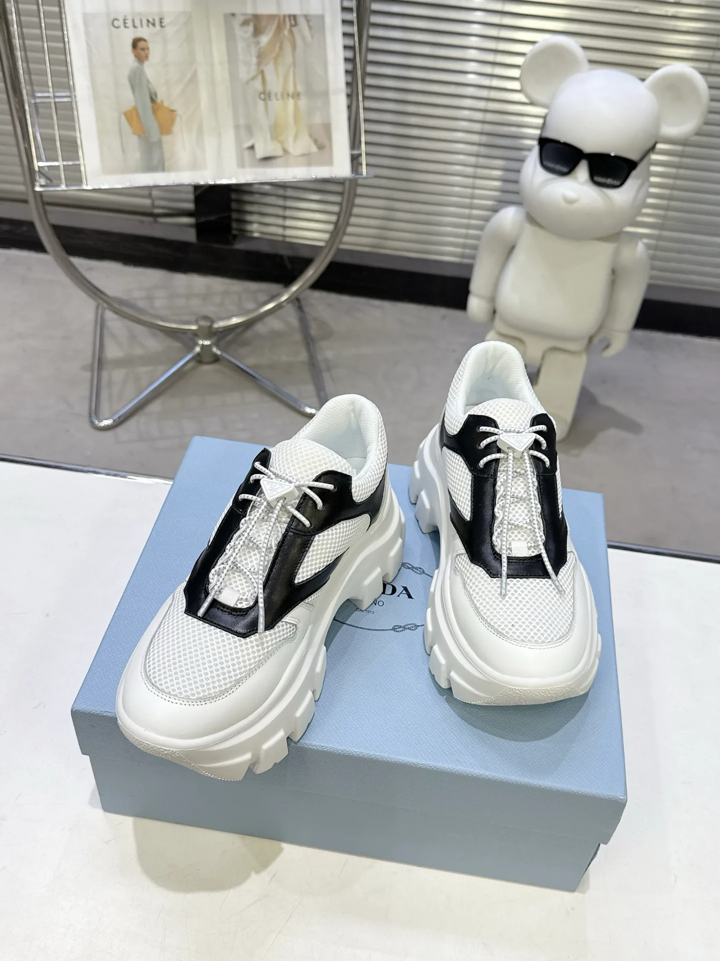 Кроссовки Женские Prada 17371778