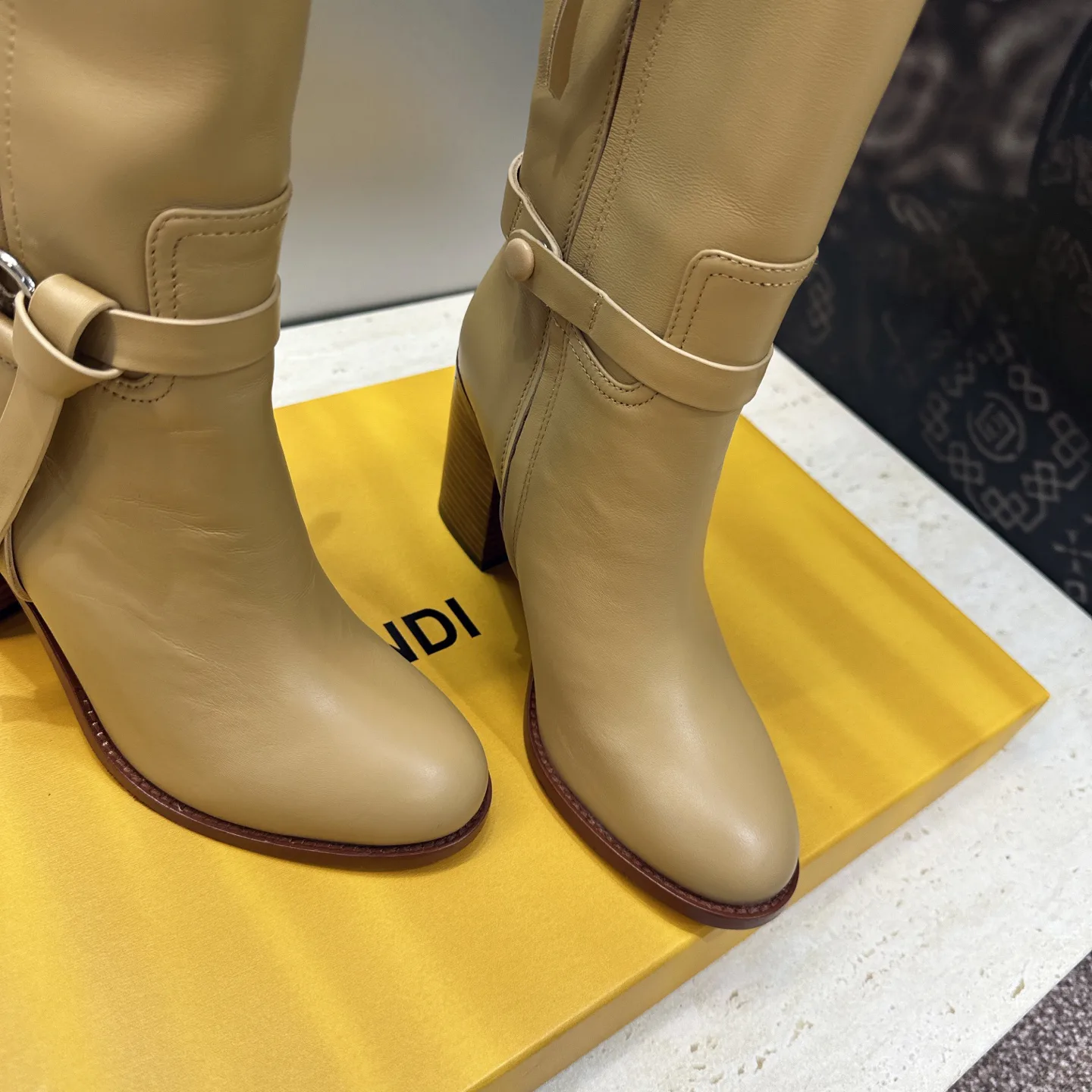 Сапоги Женские Fendi 19250131