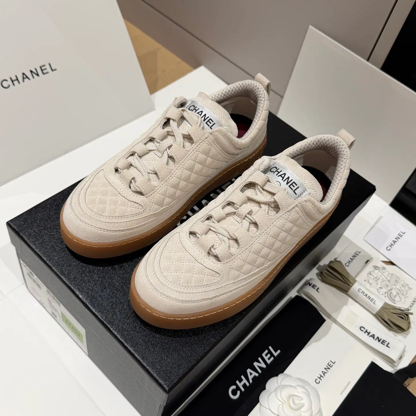 Кроссовки Женские Chanel 18551778