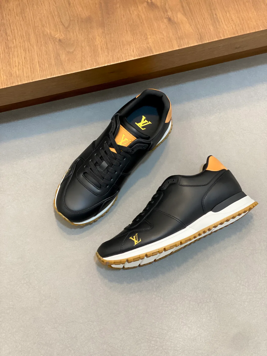 Кроссовки Мужские Louis Vuitton 1570305