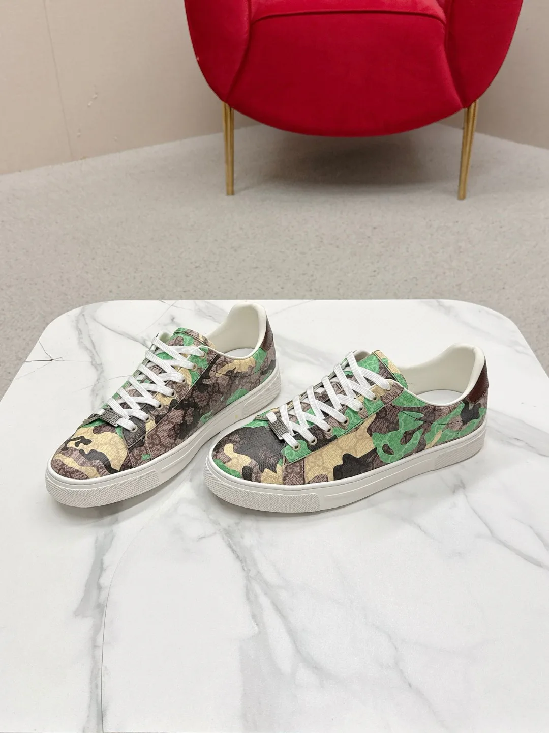 Кроссовки Женские Gucci 17620477