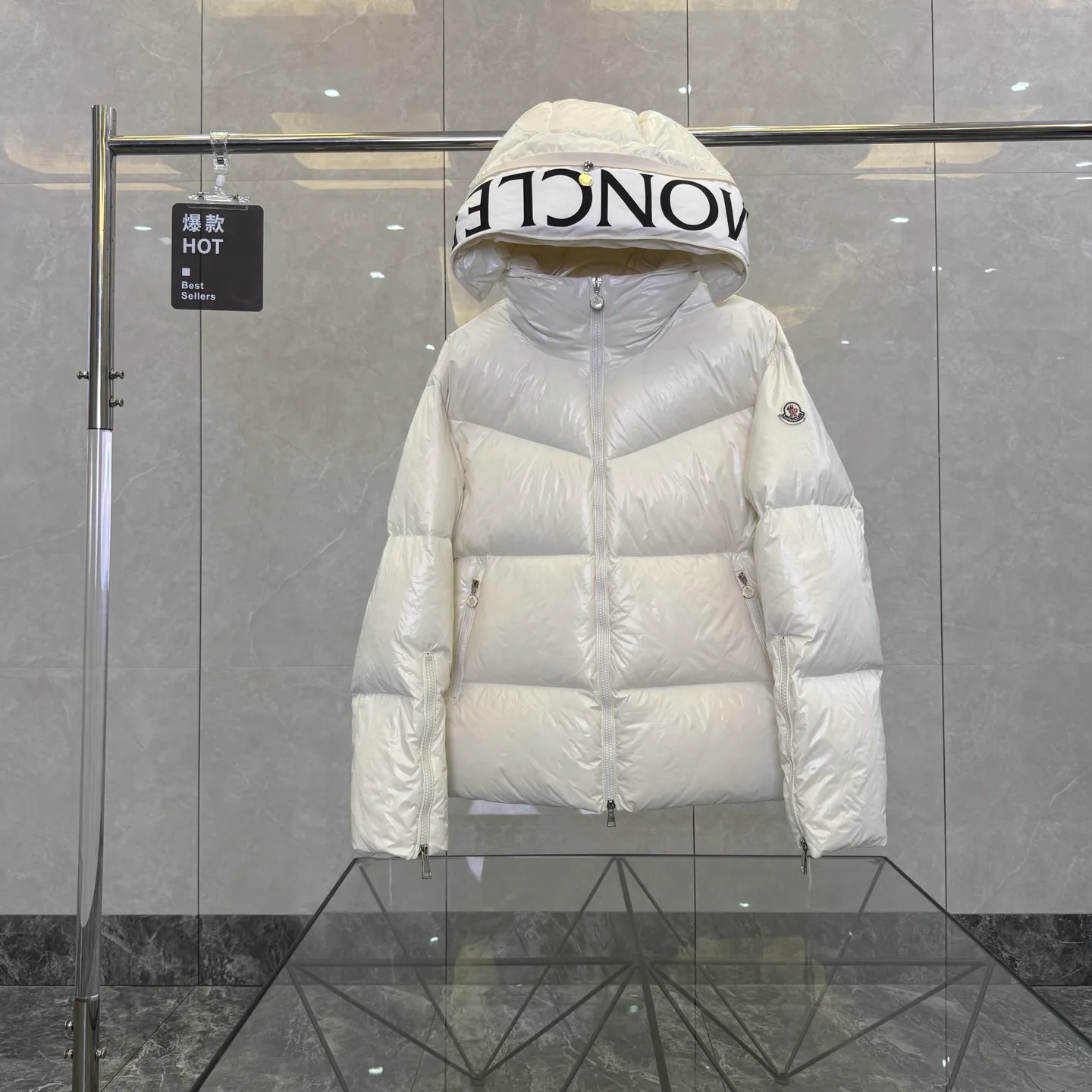 Куртки И Пуховики Женские Moncler 18391717
