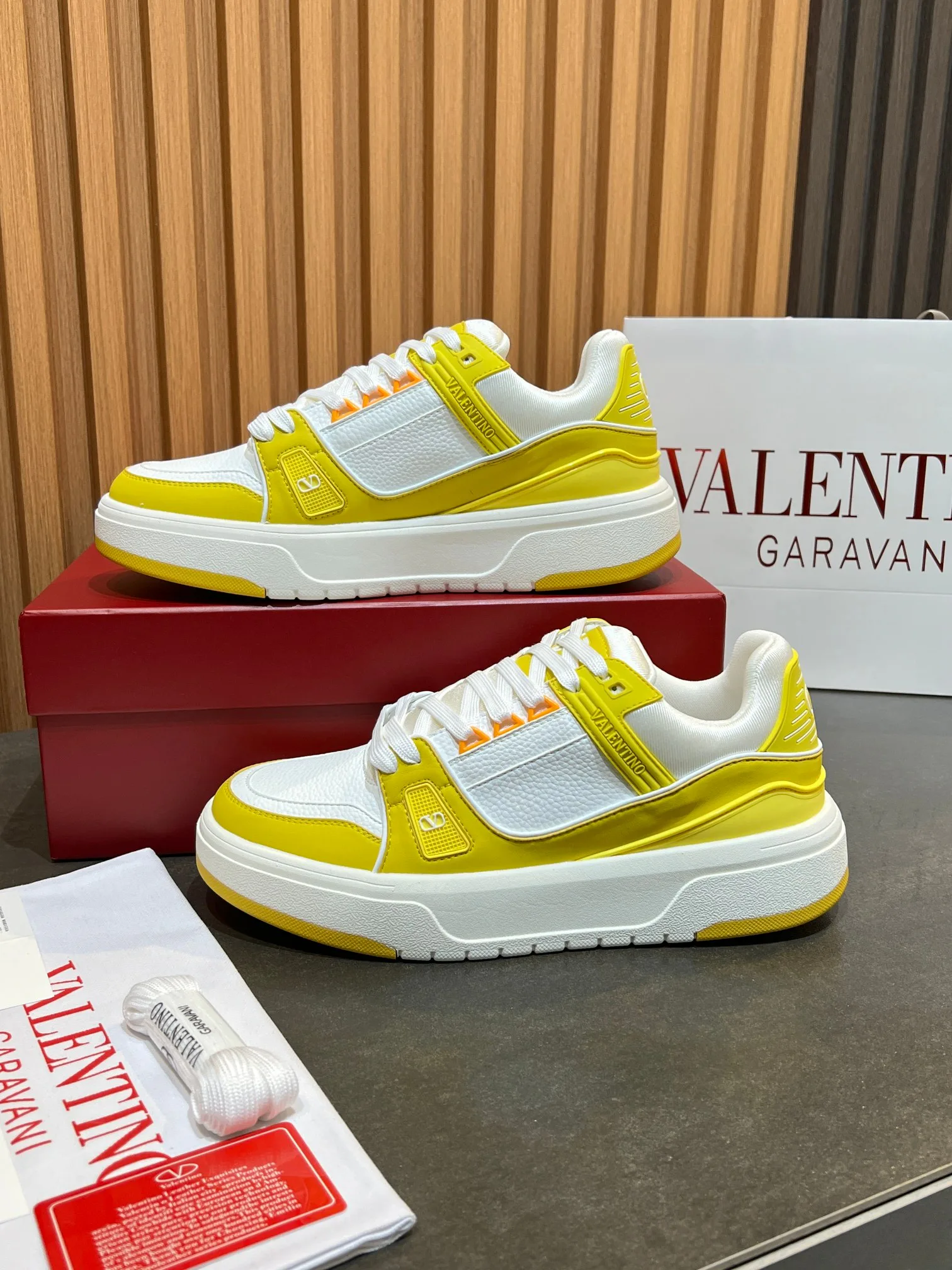 Кроссовки Женские Valentino 11575968