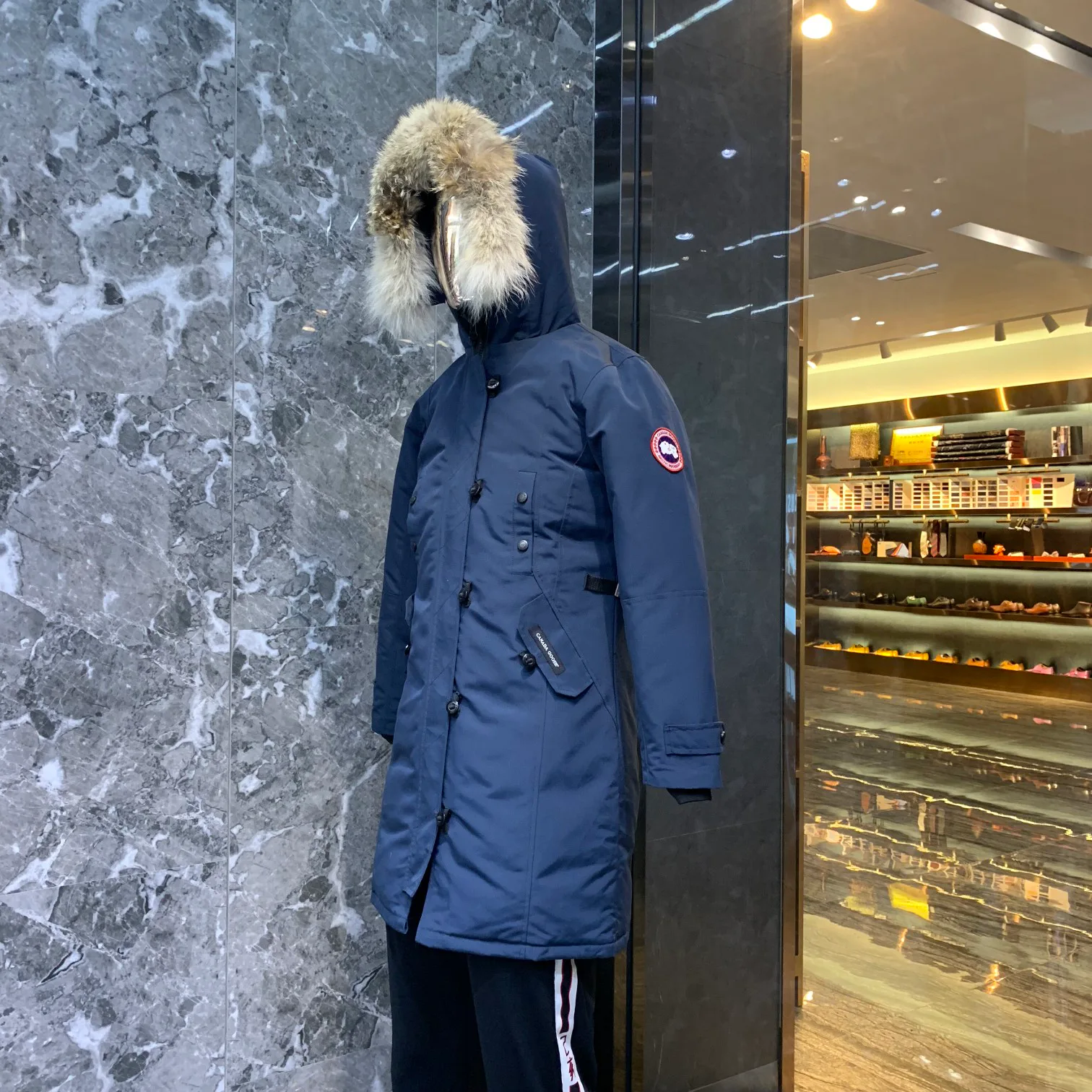 Куртки И Пуховики Женские Canada Goose 64134